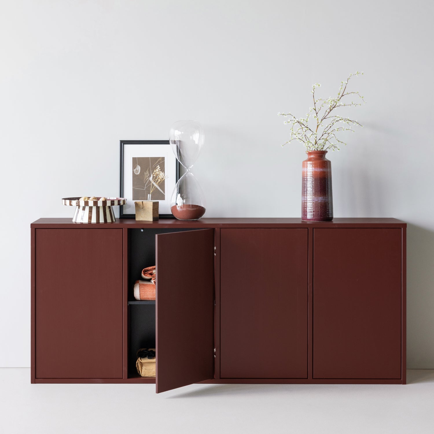 Merel Chest of Drawers in Burgundy