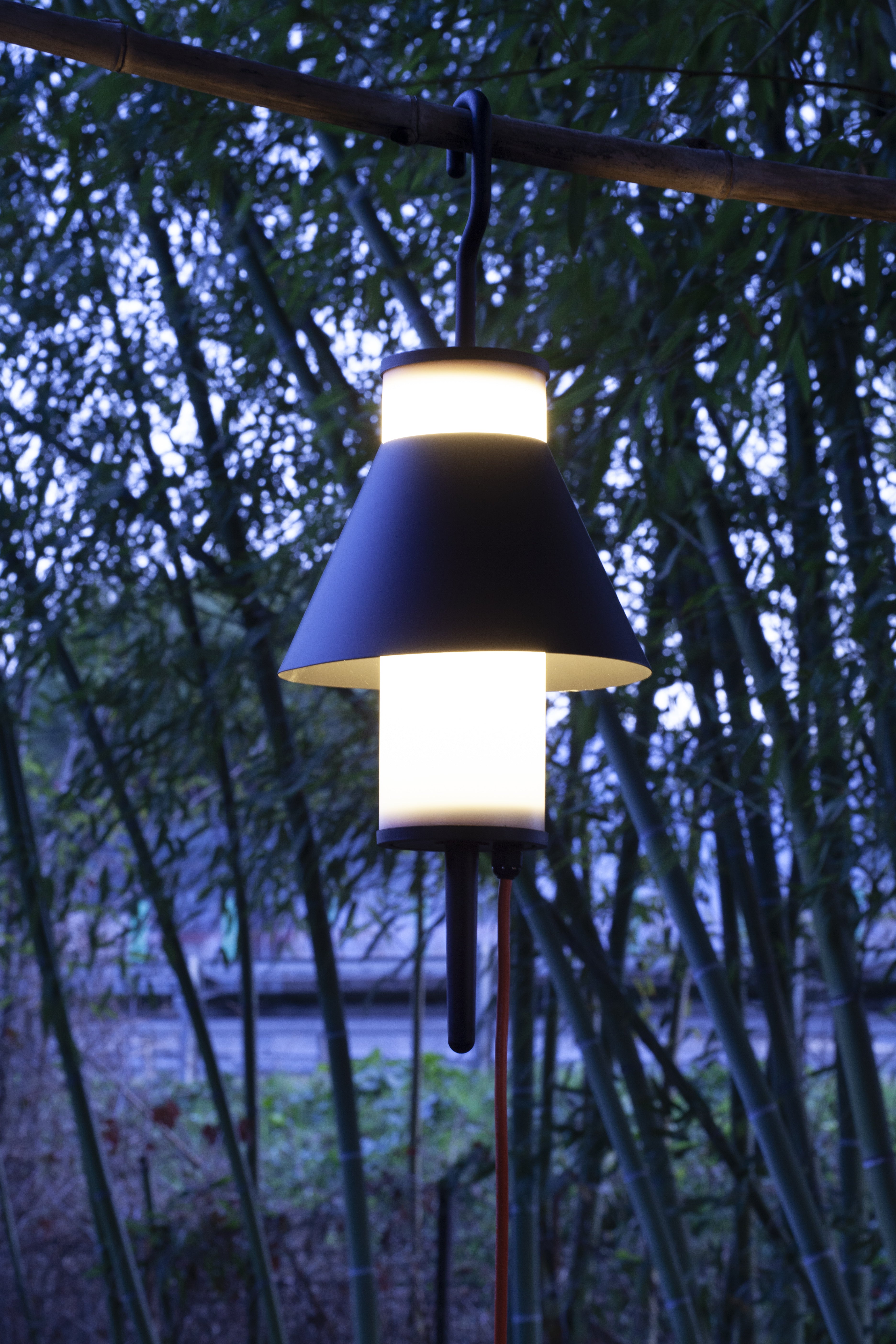 Lampa wisząca zewnętrzna PISTILLO biały