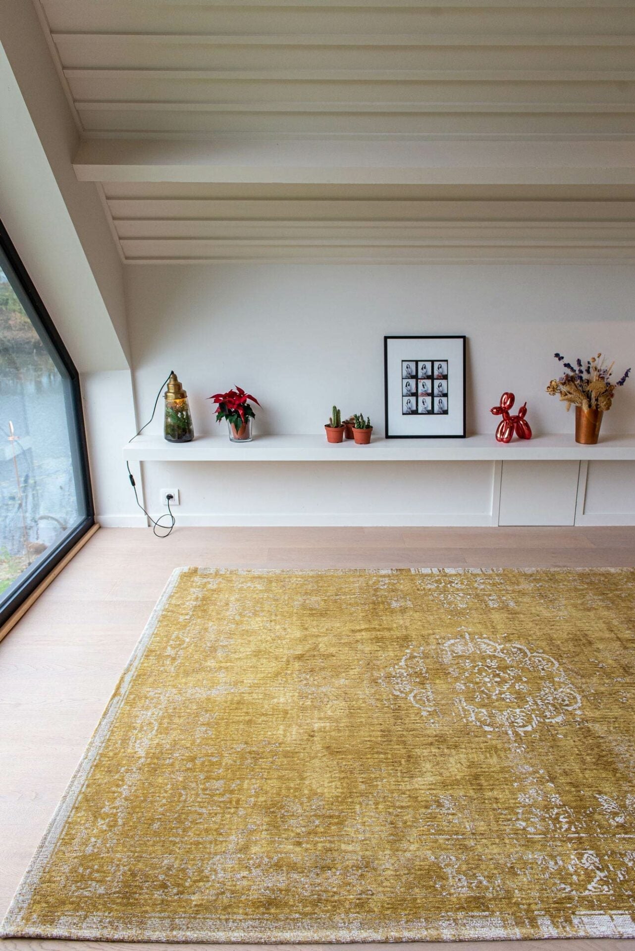 Koberec MEDAILLON JARNÍ MECH žlutý