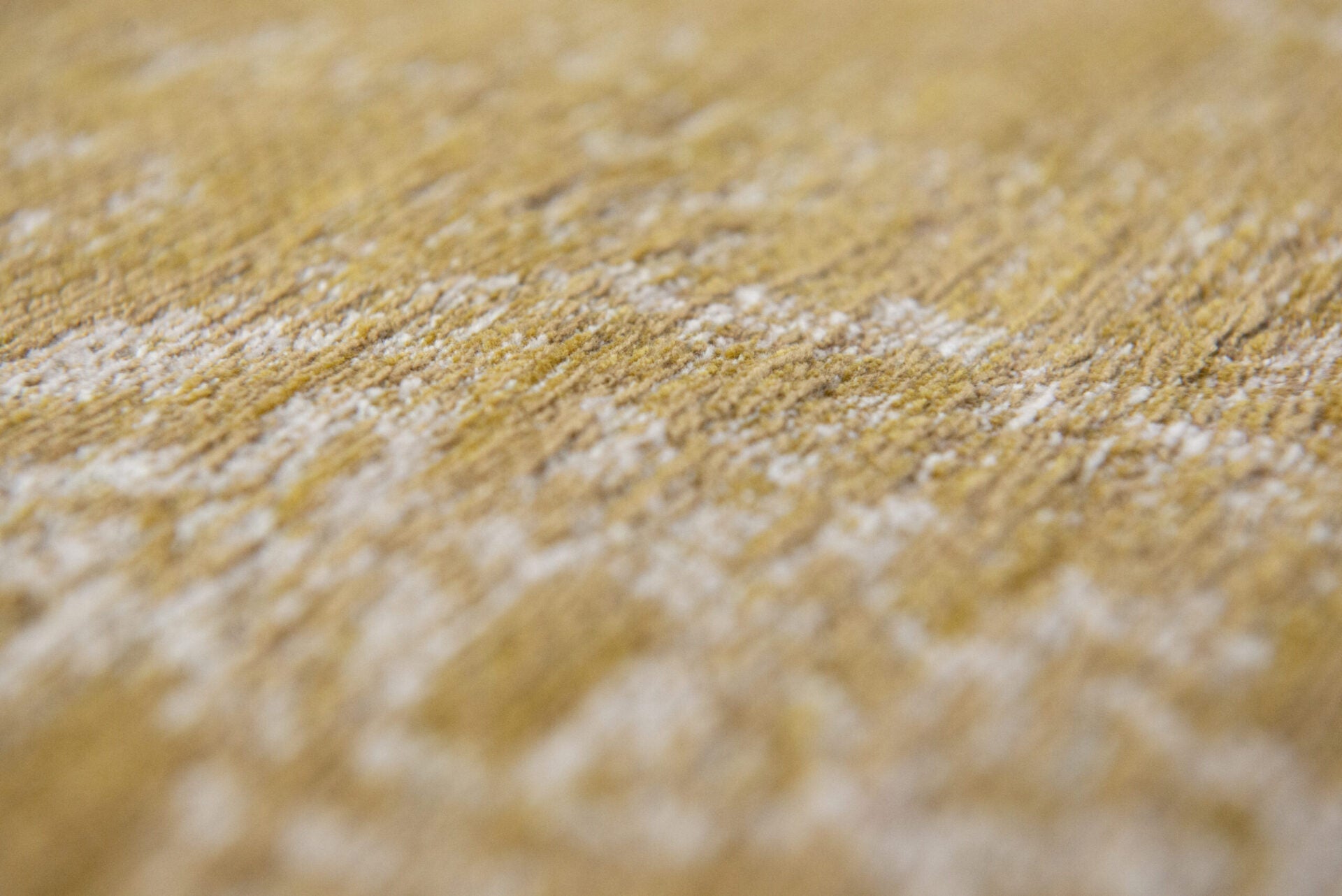 Koberec MEDAILLON JARNÍ MECH žlutý