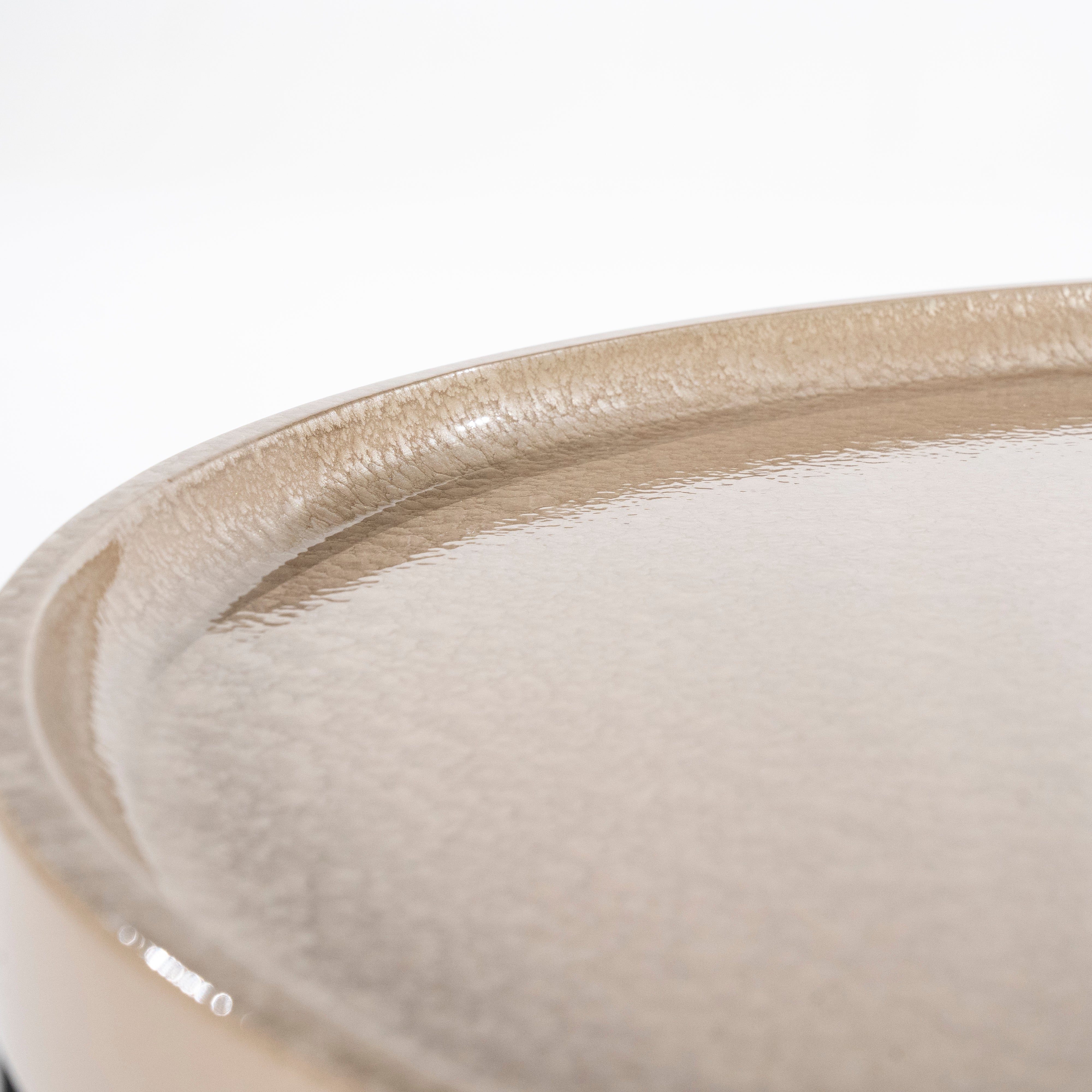 Stolik kawowy MAYSON beżowy z drewnianą podstawą