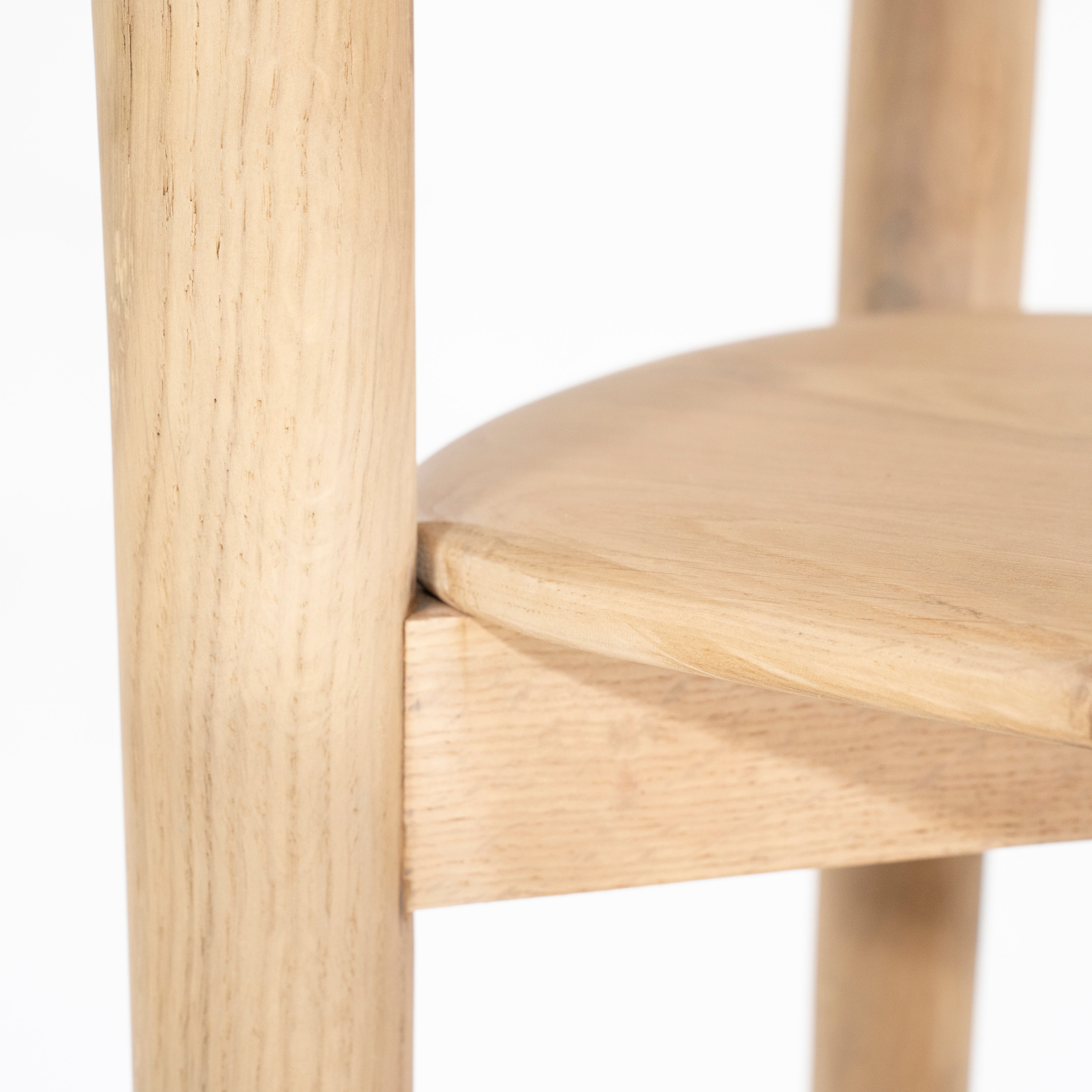 Regál SELBU z dubového dřeva