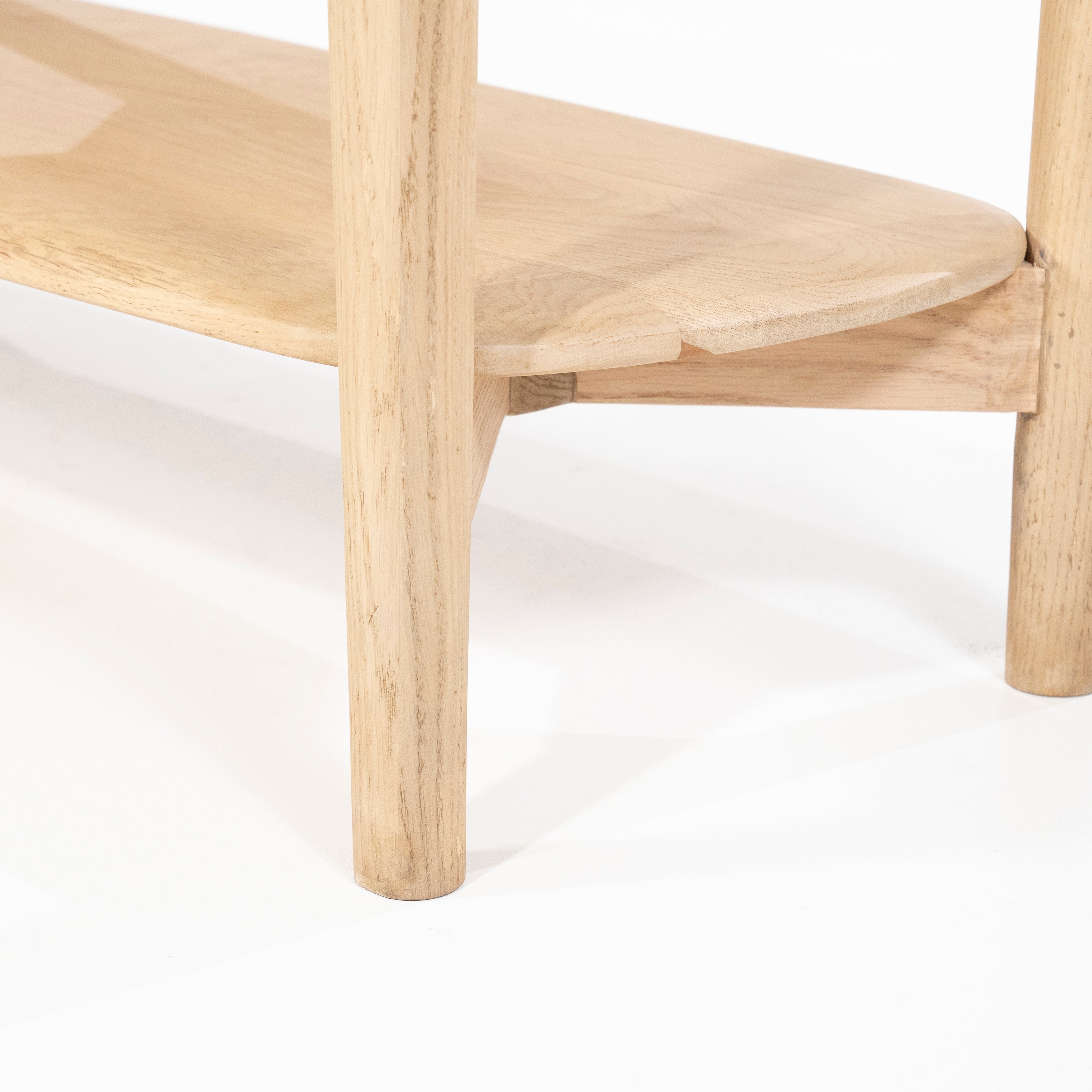 Regál SELBU z dubového dřeva