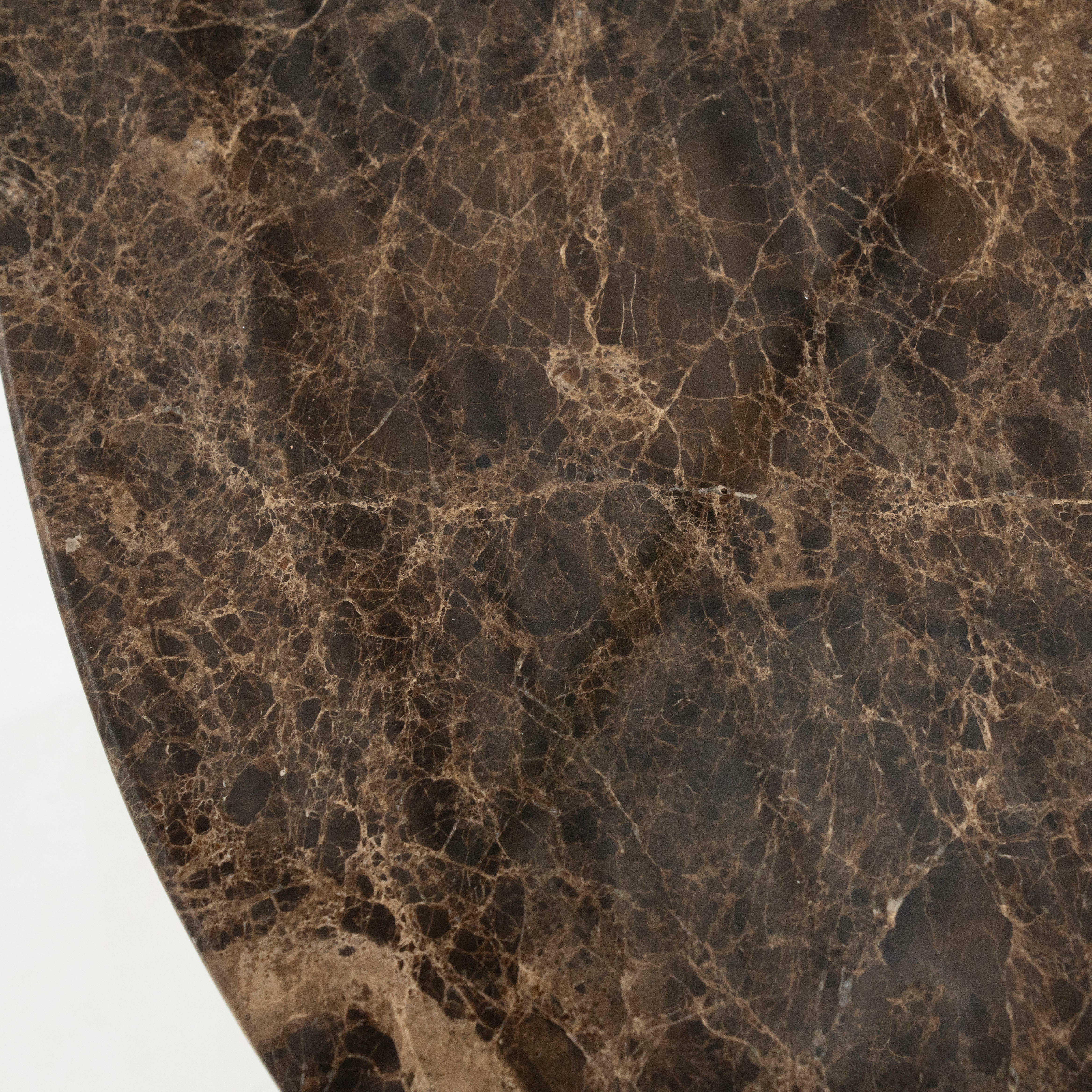 Stolik kawowy BRADLEY ciemnobrązowy marmur z drewnianą podstawą