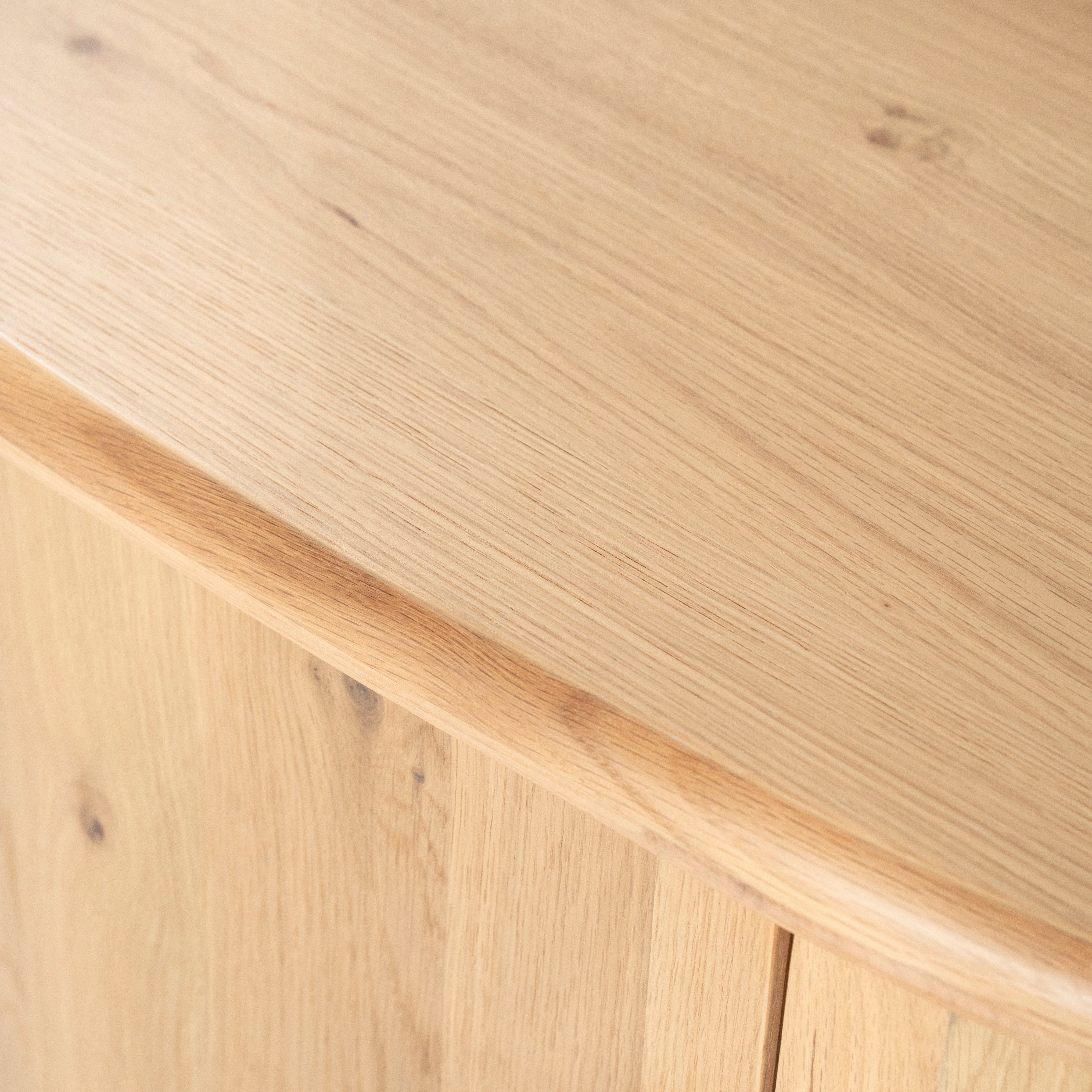 Televizní stolek JOSH z dubového dřeva