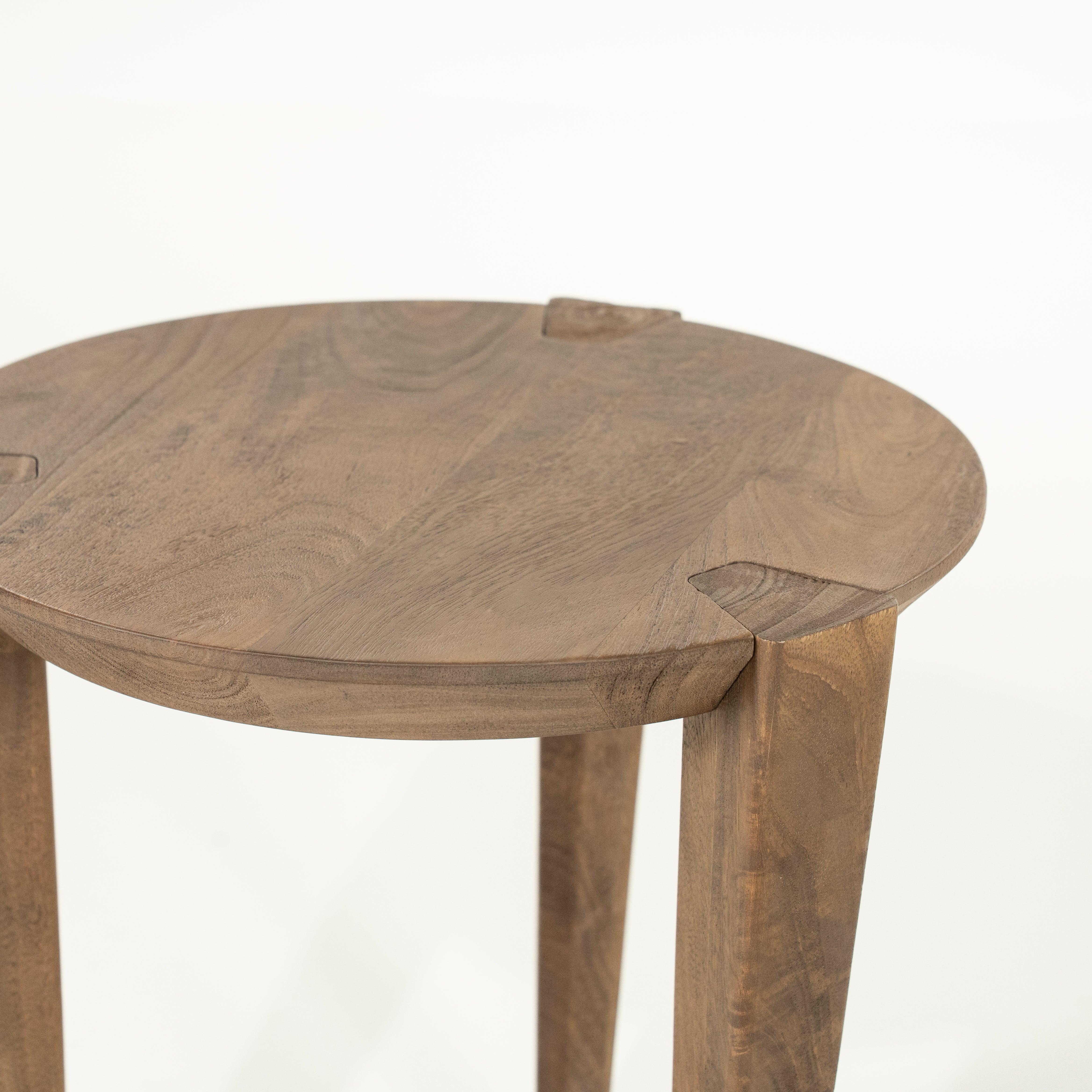 Stolik boczny DAVINA drewno mango