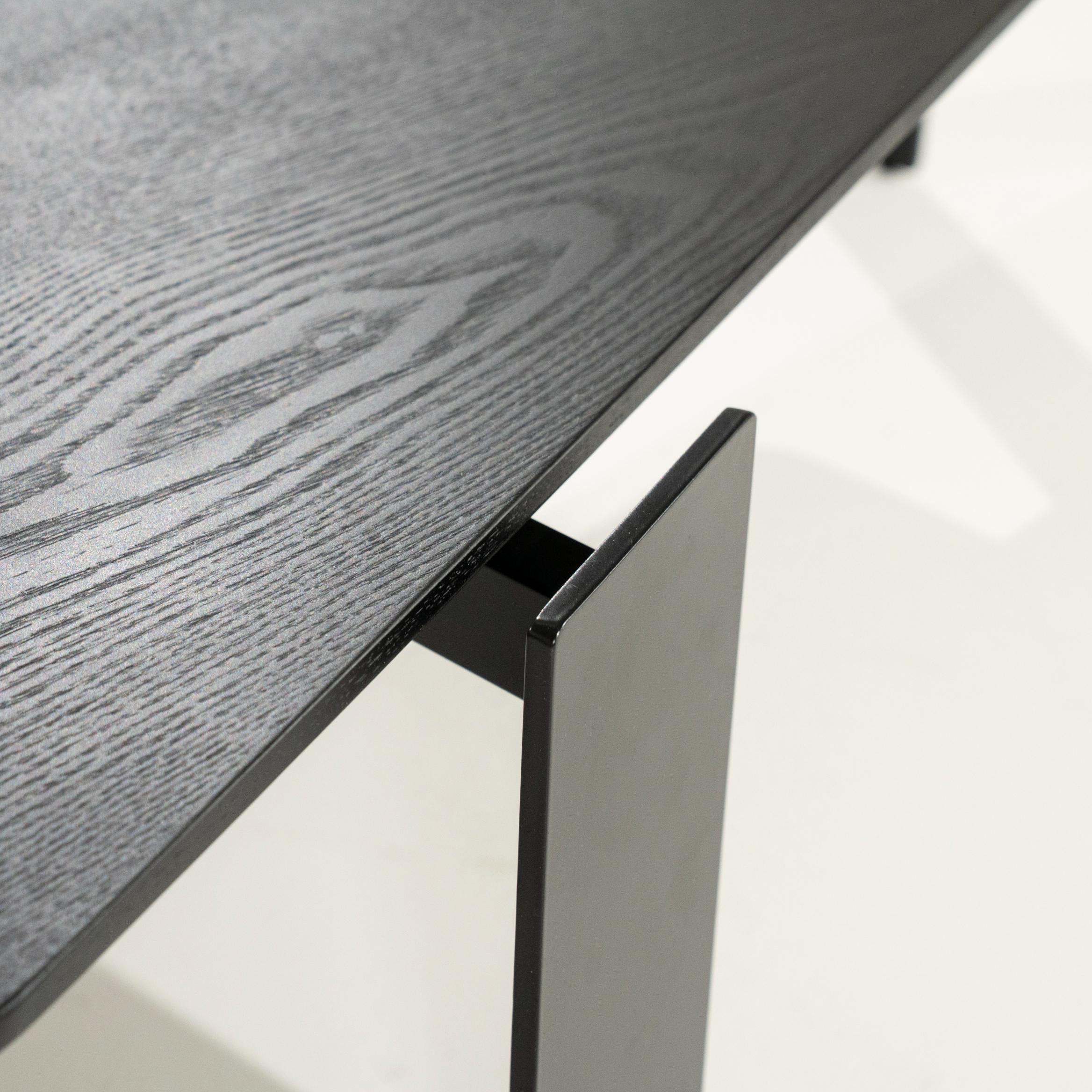 Konferenční stolek ROBERT černý jasanový dýhovaný