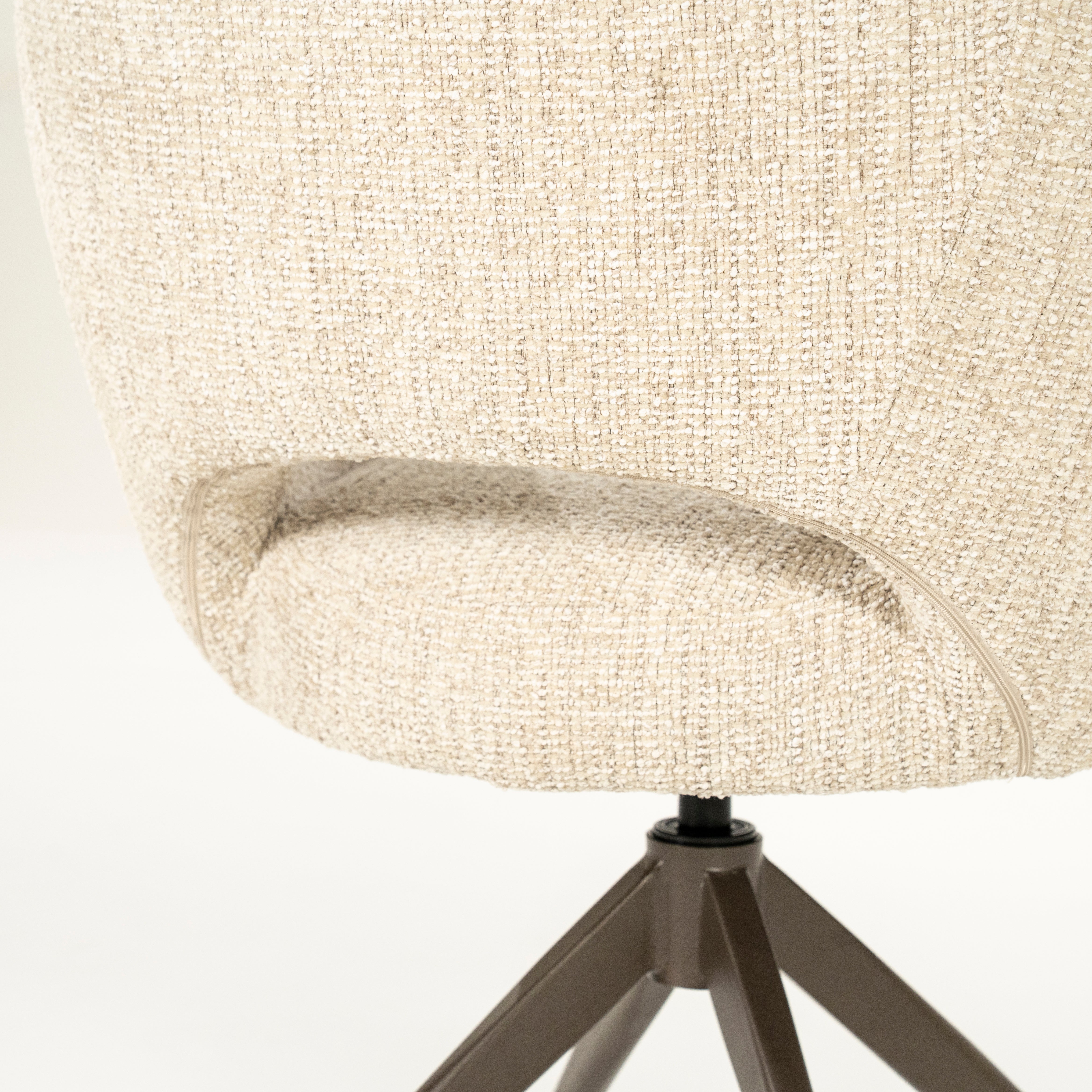 Krzesło obrotowe ALISSA beżowy z ciemnobrązową podstawą