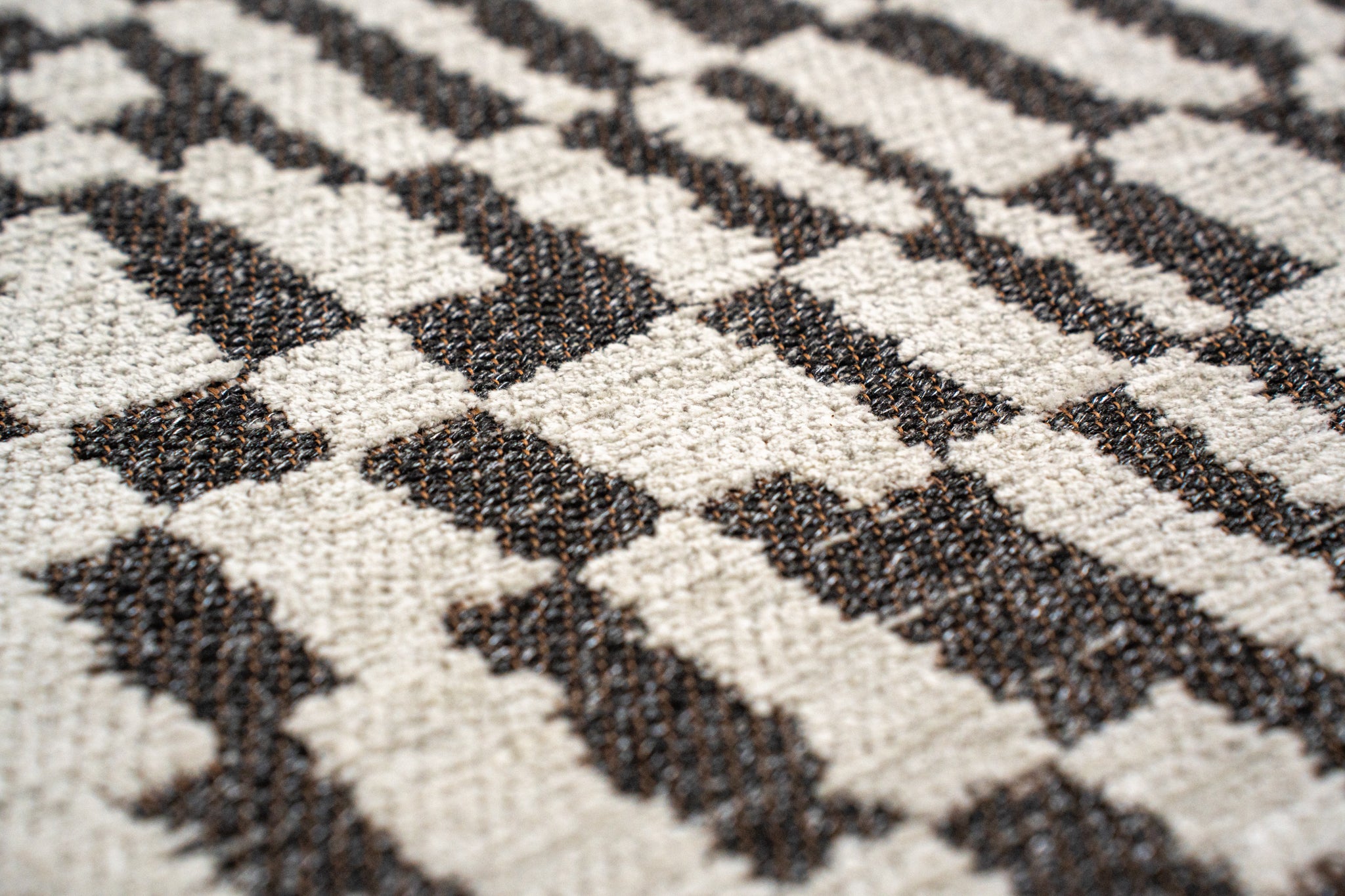 BERBER CAIDAL rug broken white with dark gray