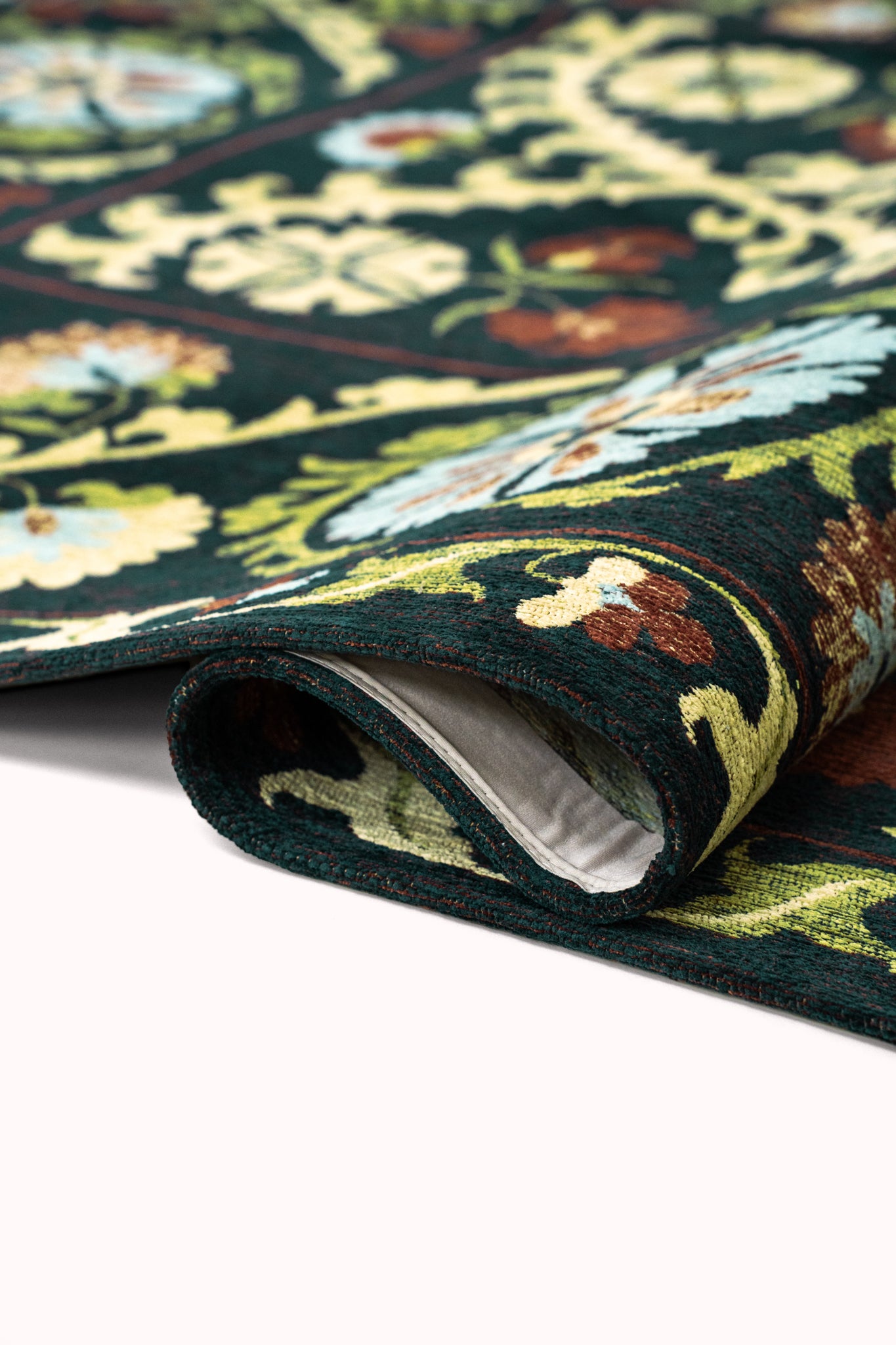 Koberec SUZANI BAVARIA černý se žlutou a zelenou