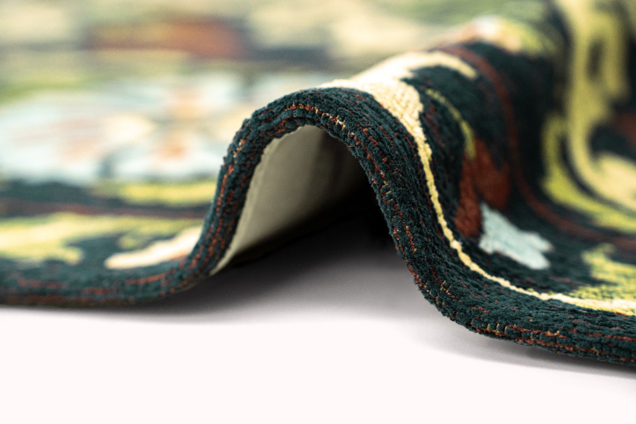 Koberec SUZANI BAVARIA černý se žlutou a zelenou