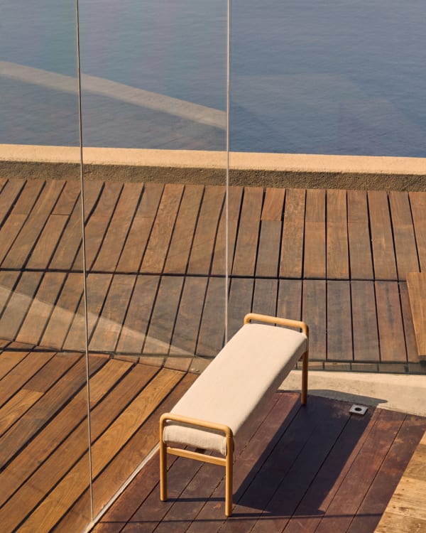 Lavice MACARET béžový šenil s dubovým podstavcem