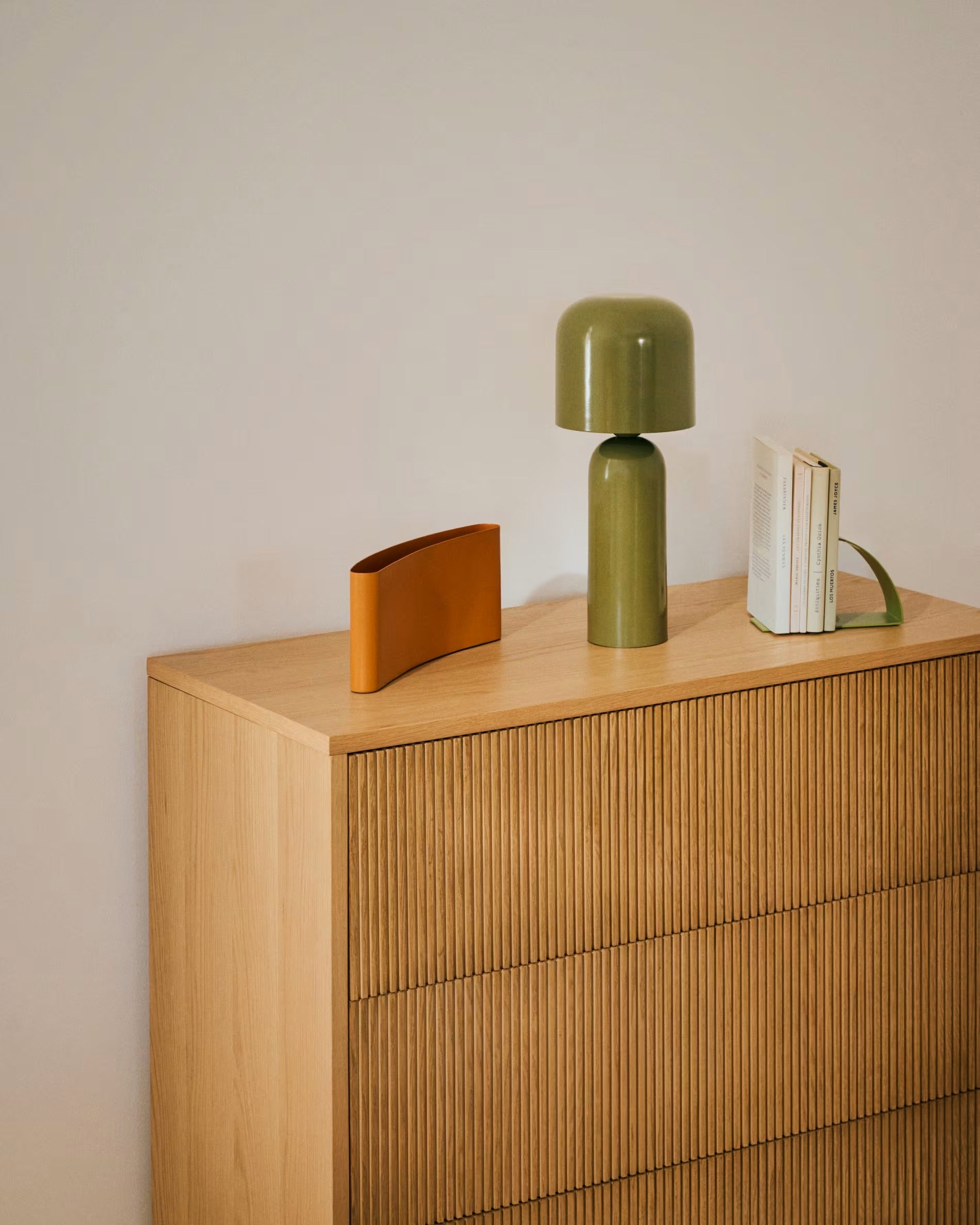 HELVINE Oak Veneer Chest of Drawers