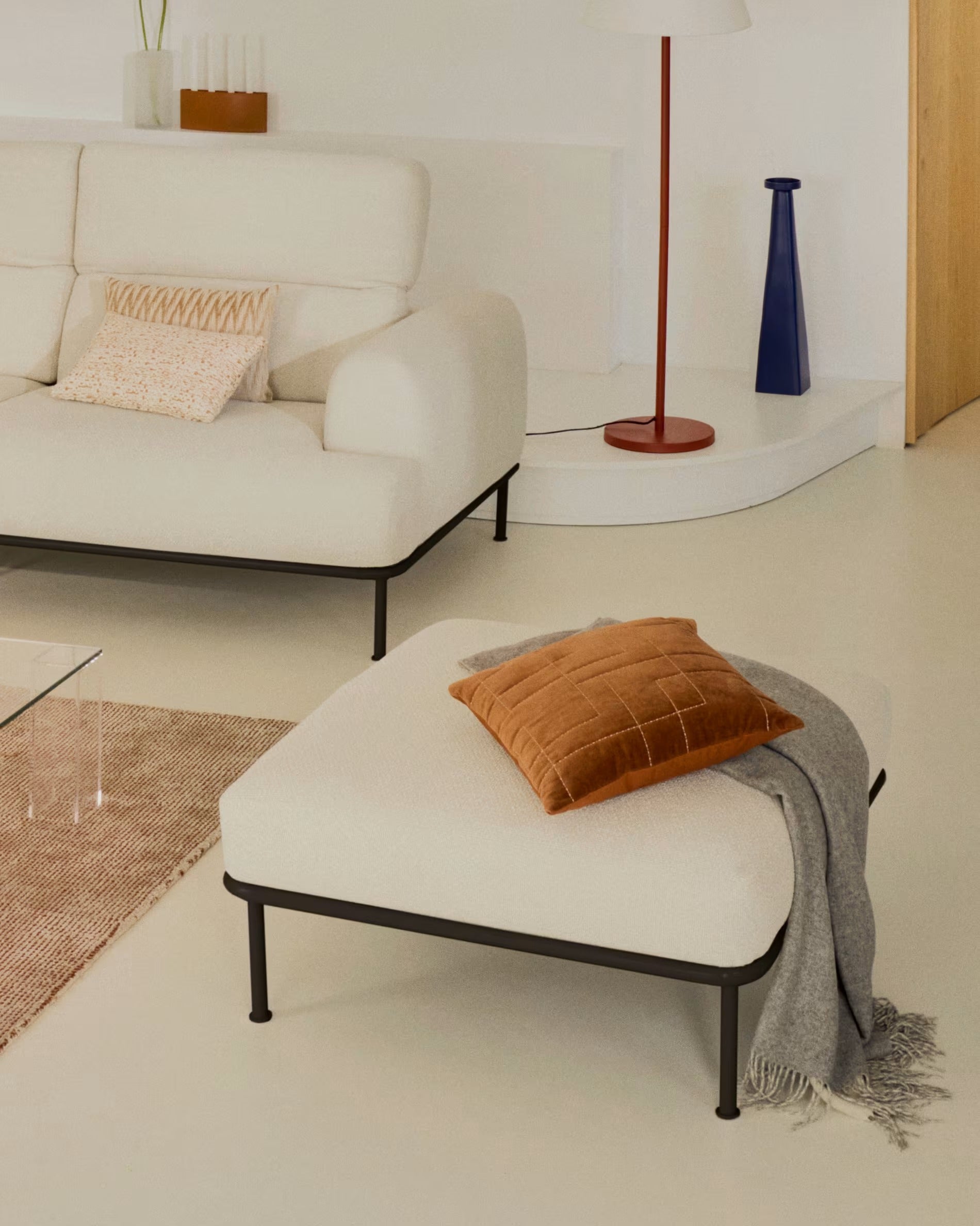 AURUM ecru chenille footstool with a dark gray base