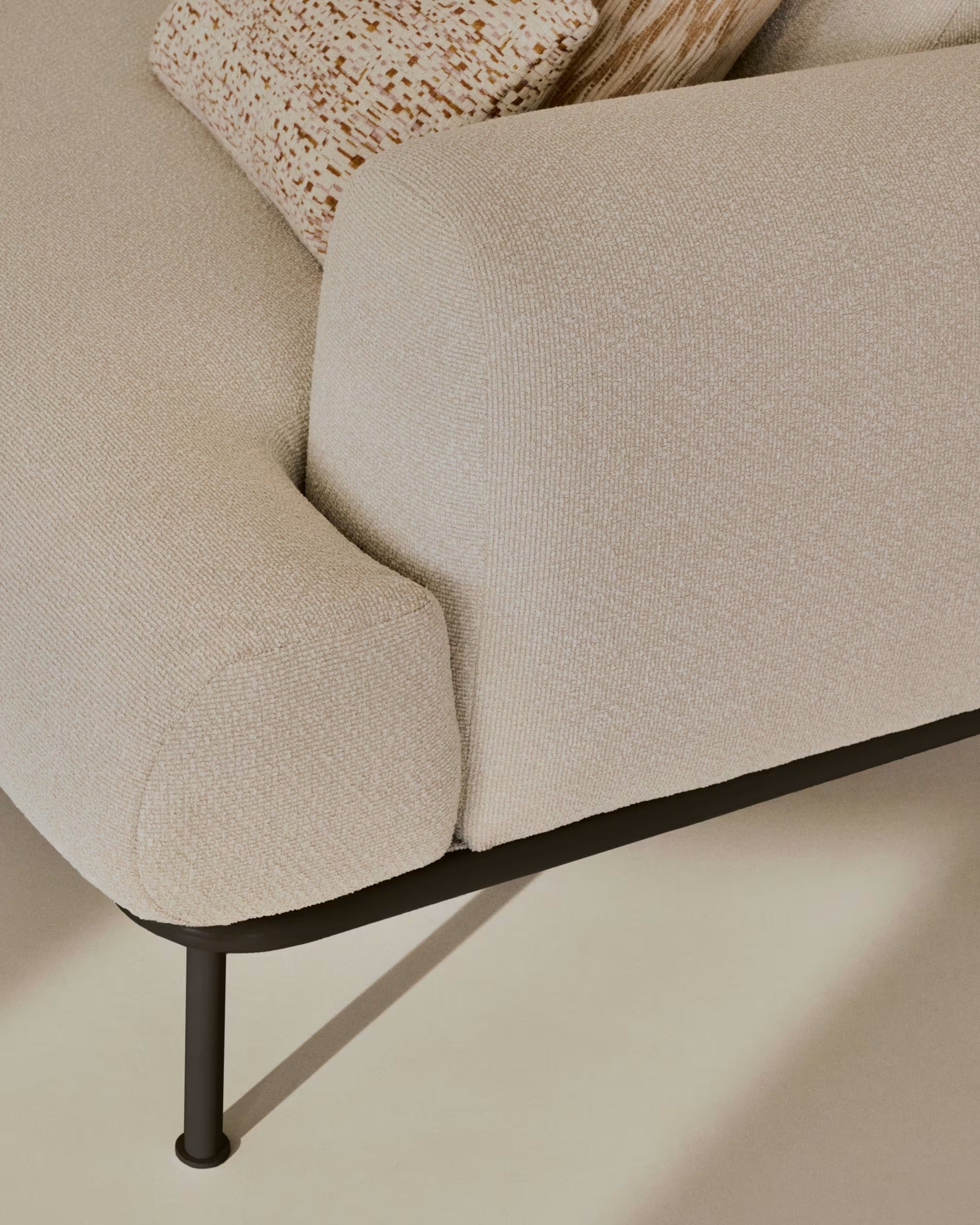 3-seater AURUM ecru chenille sofa with a dark gray base