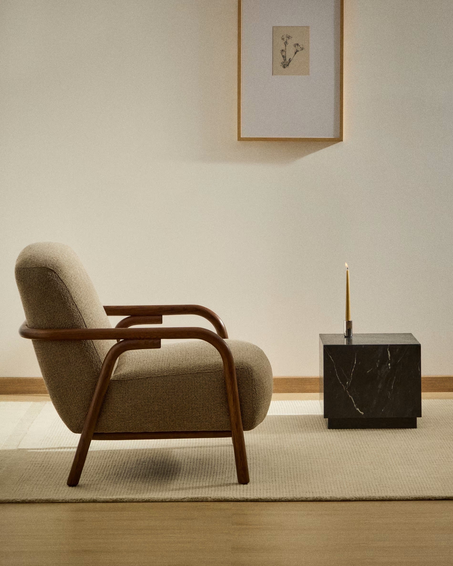 Křeslo SYLO taupe s tmavě jasanovou základnou