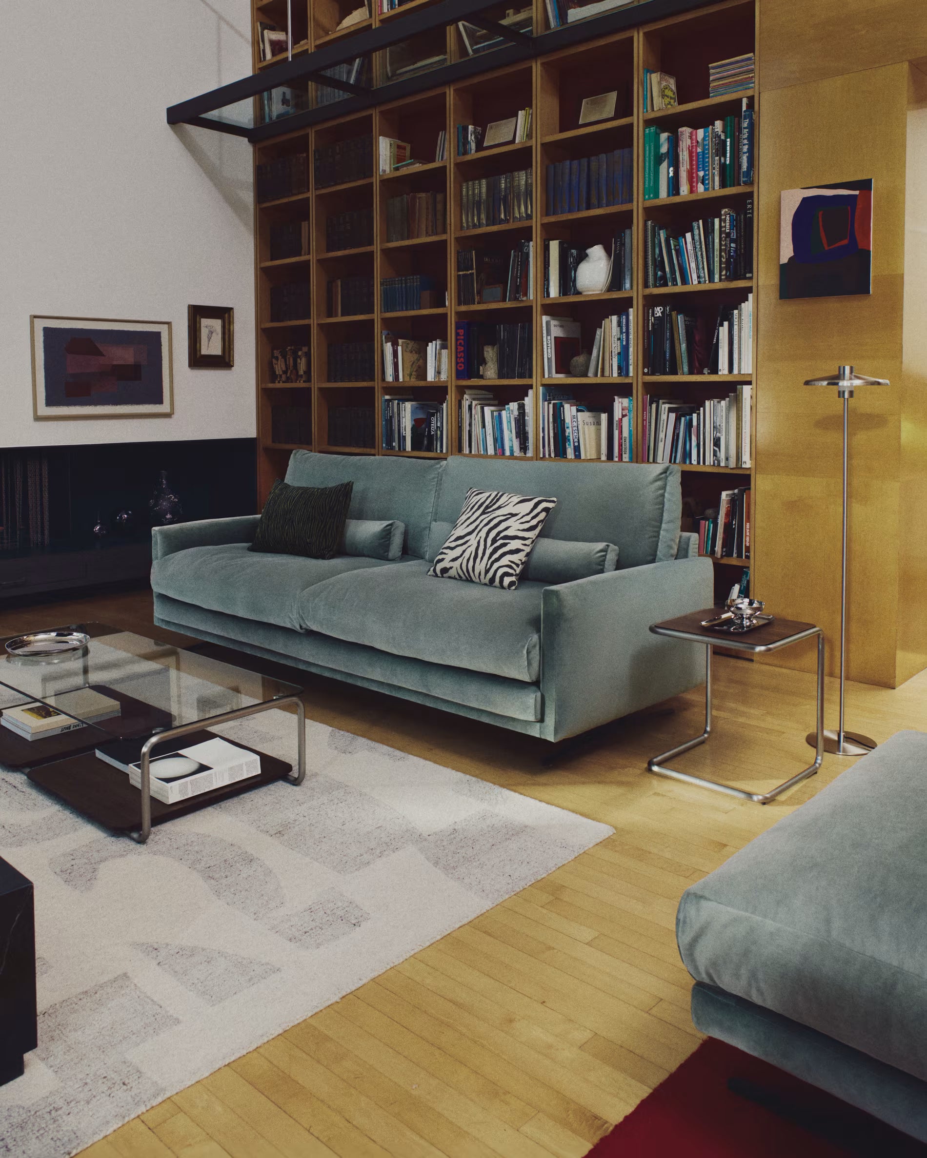 Stojací lampa NUVIRA stříbrná