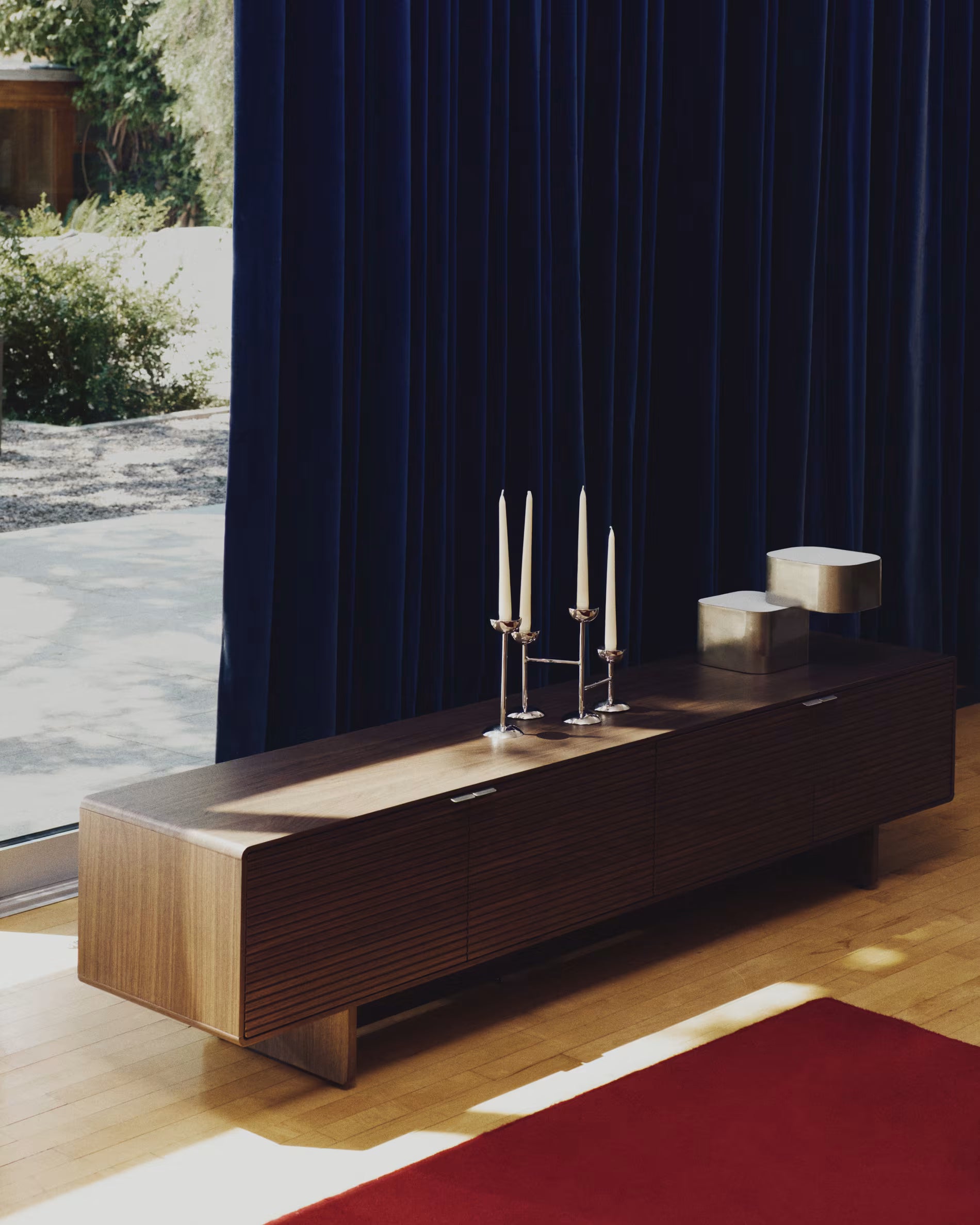 Televizní stolek NORLEN tmavě hnědý ořechový dýha