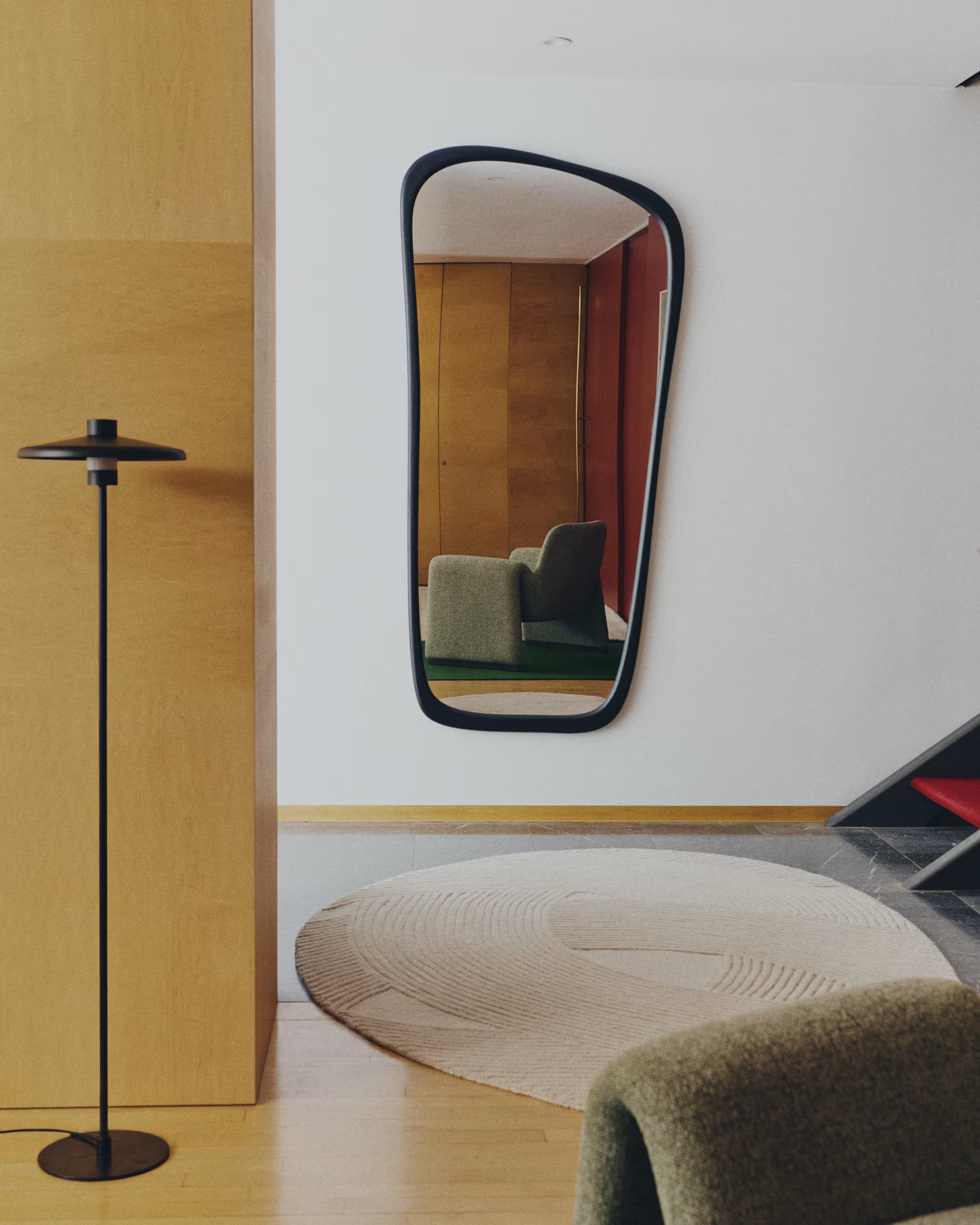 Stojací lampa NUVIRA černá