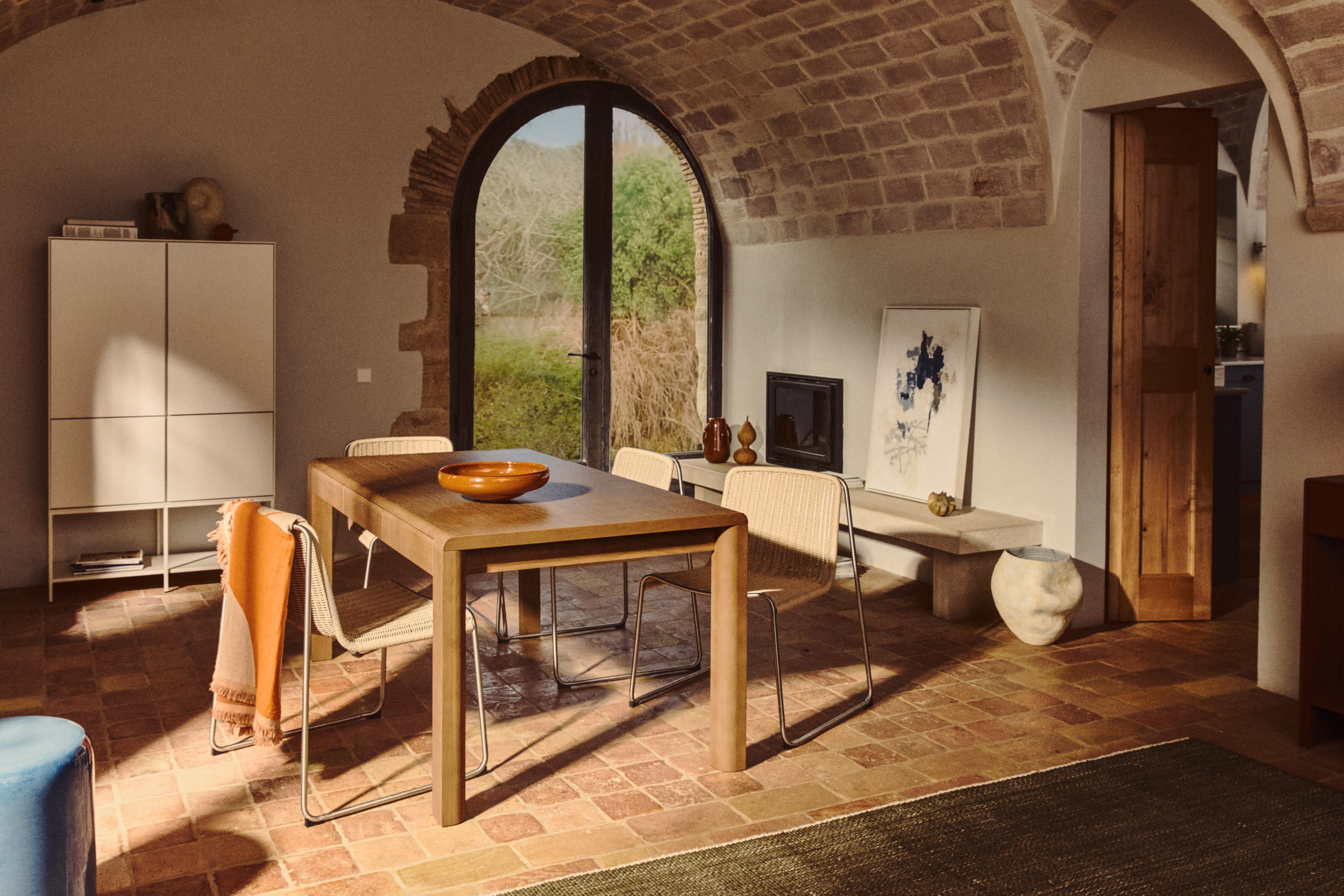 TAVARI Beige Garden Chair with Steel Base