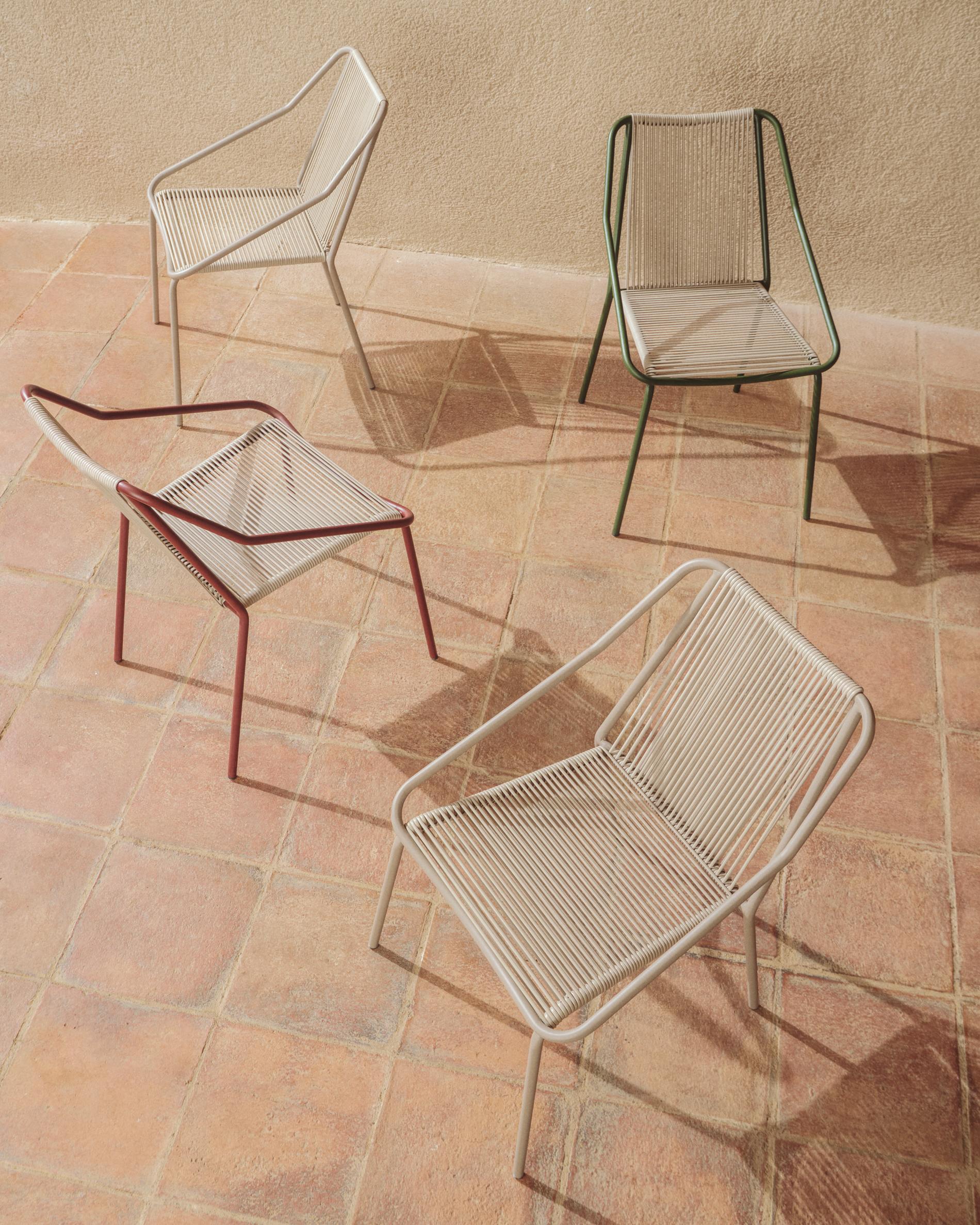 ZIVIA Ecru Garden Chair with Burgundy Base