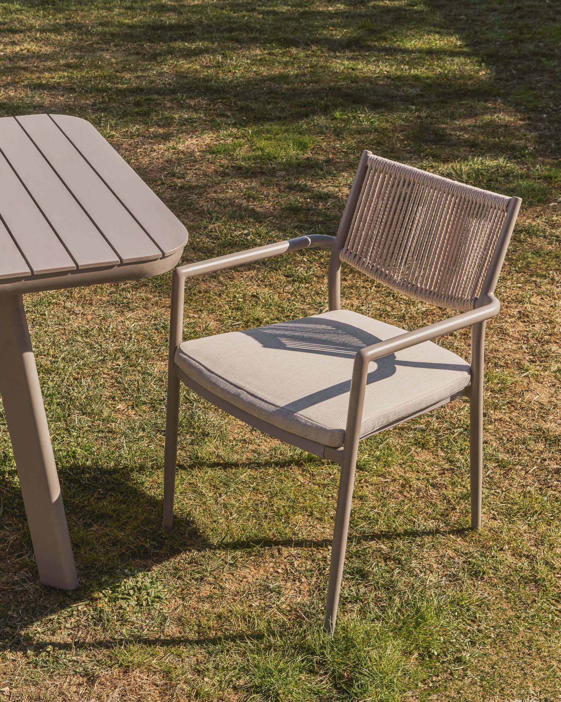 ARGASI garden chair in gray-beige