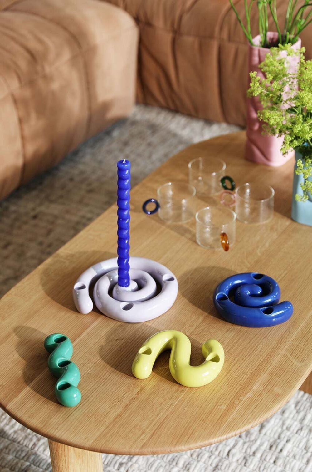 Svícen SCRIBBLE liliový