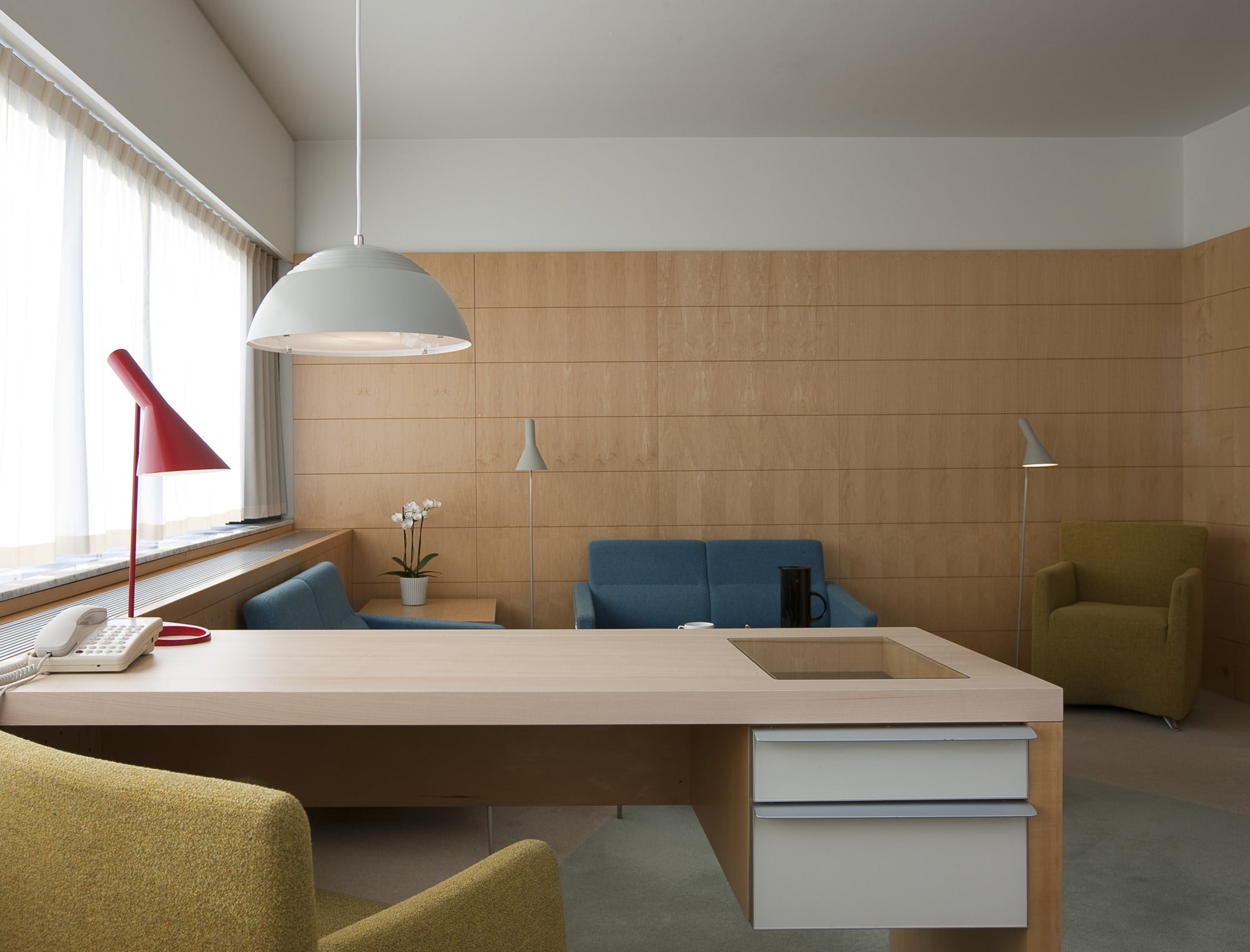 AJ ROYAL white pendant lamp