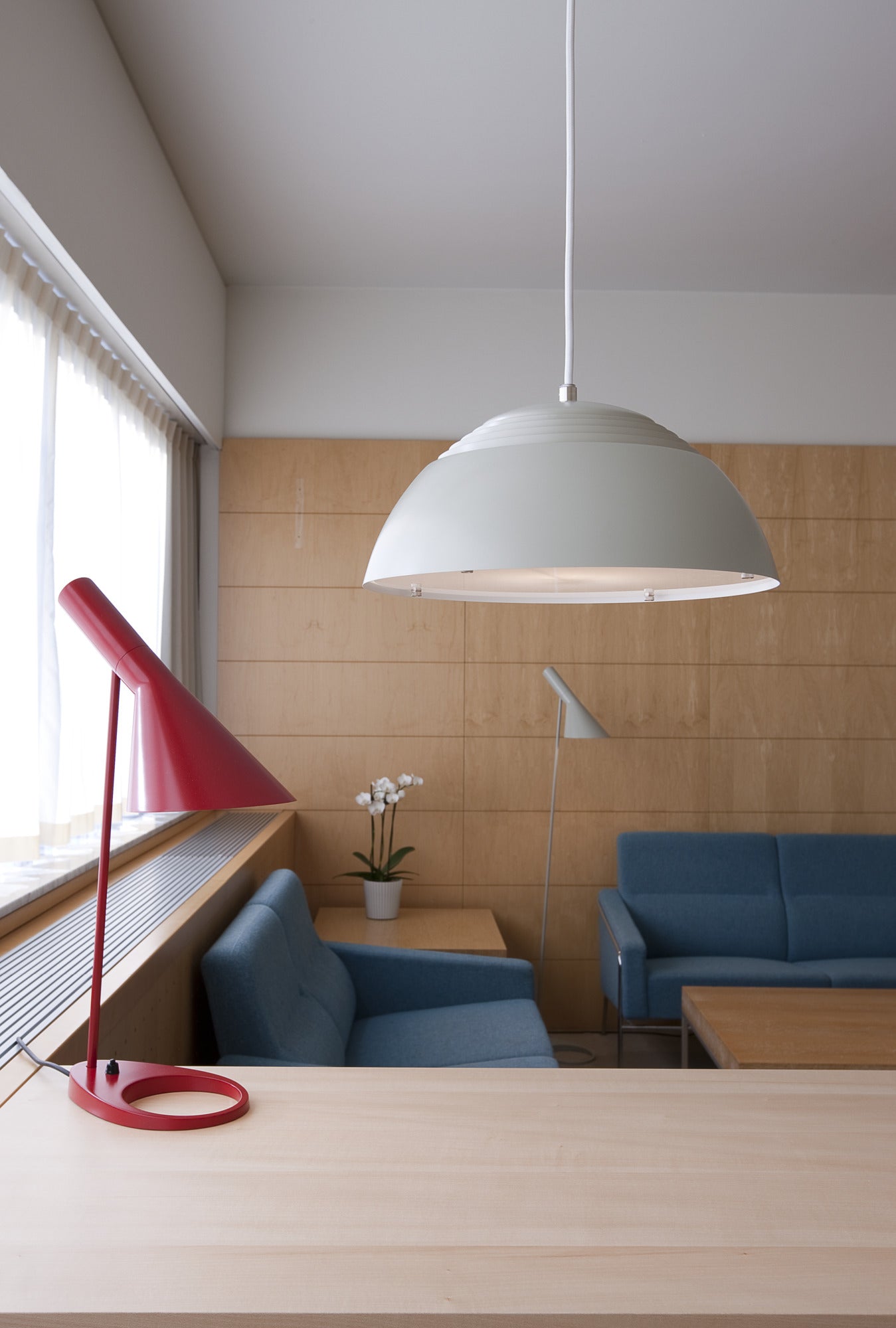 AJ ROYAL white pendant lamp