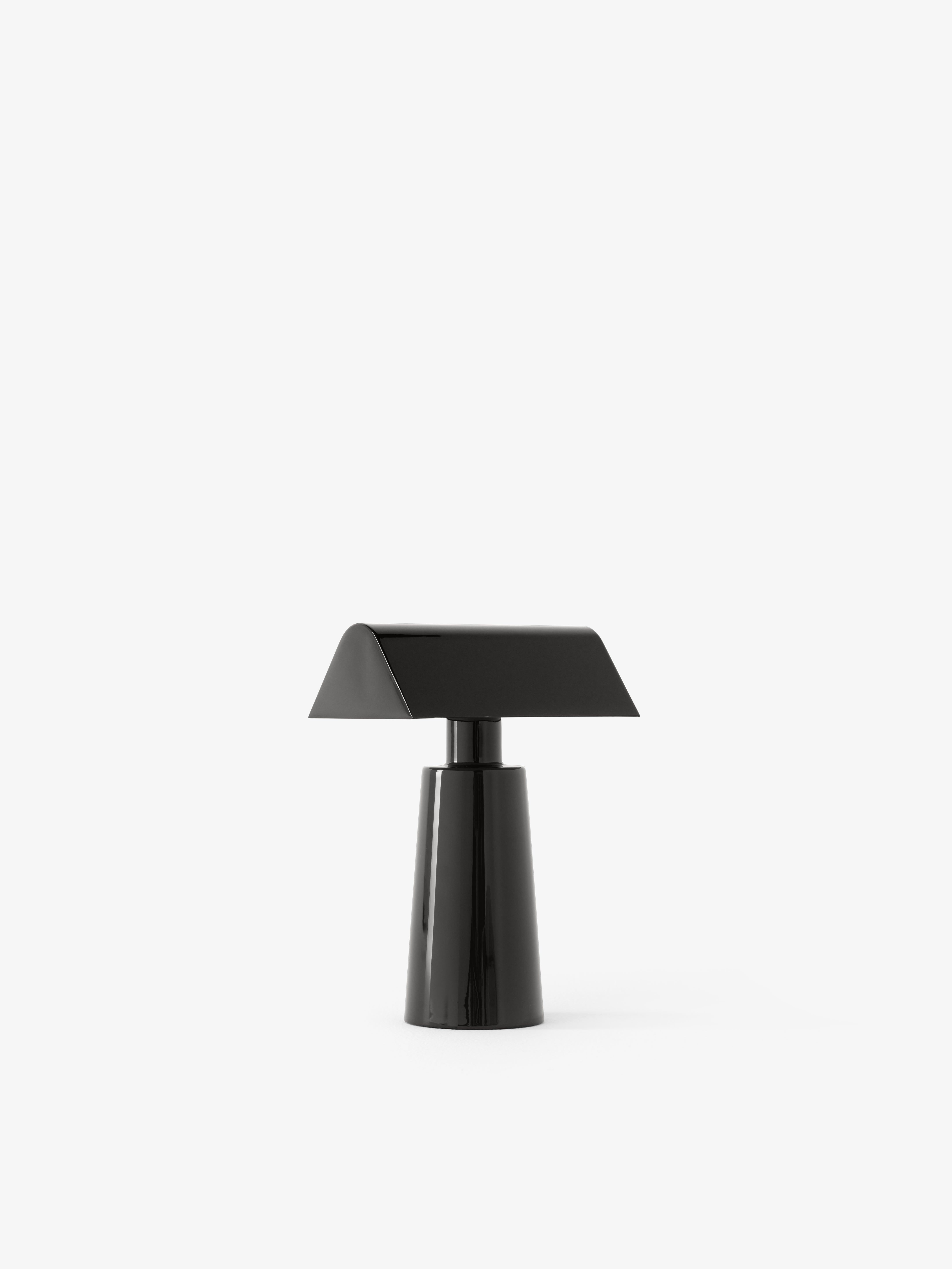 Přenosná lampa CARET MF1 v antracitové barvě