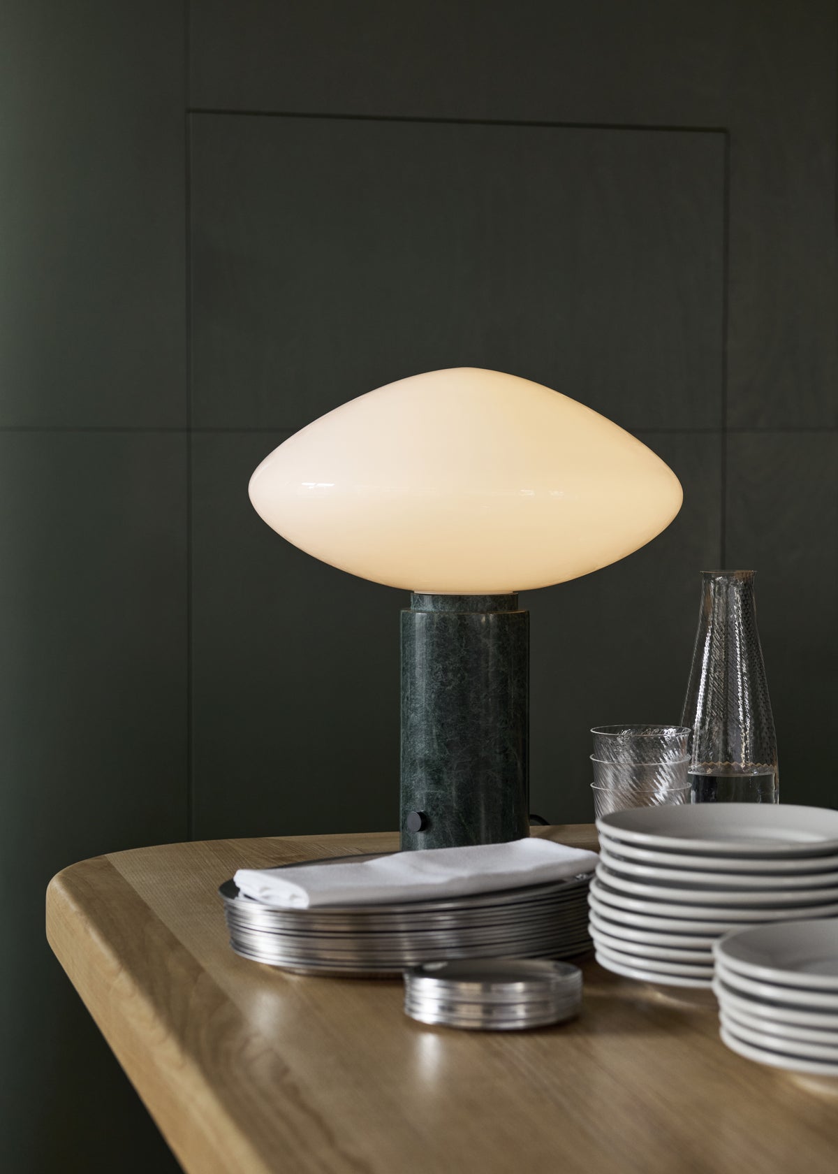 Stolní lampa MIST AP17 skleněné stínidlo se zeleným mramorovým podstavcem