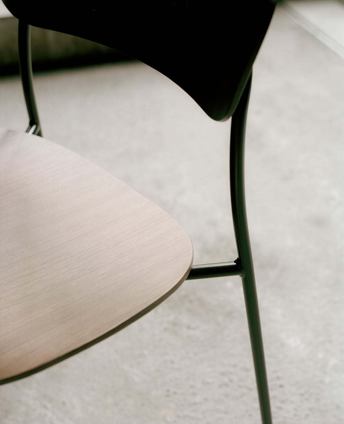 Chair PAVILION AV1 black lacquered oak with black base