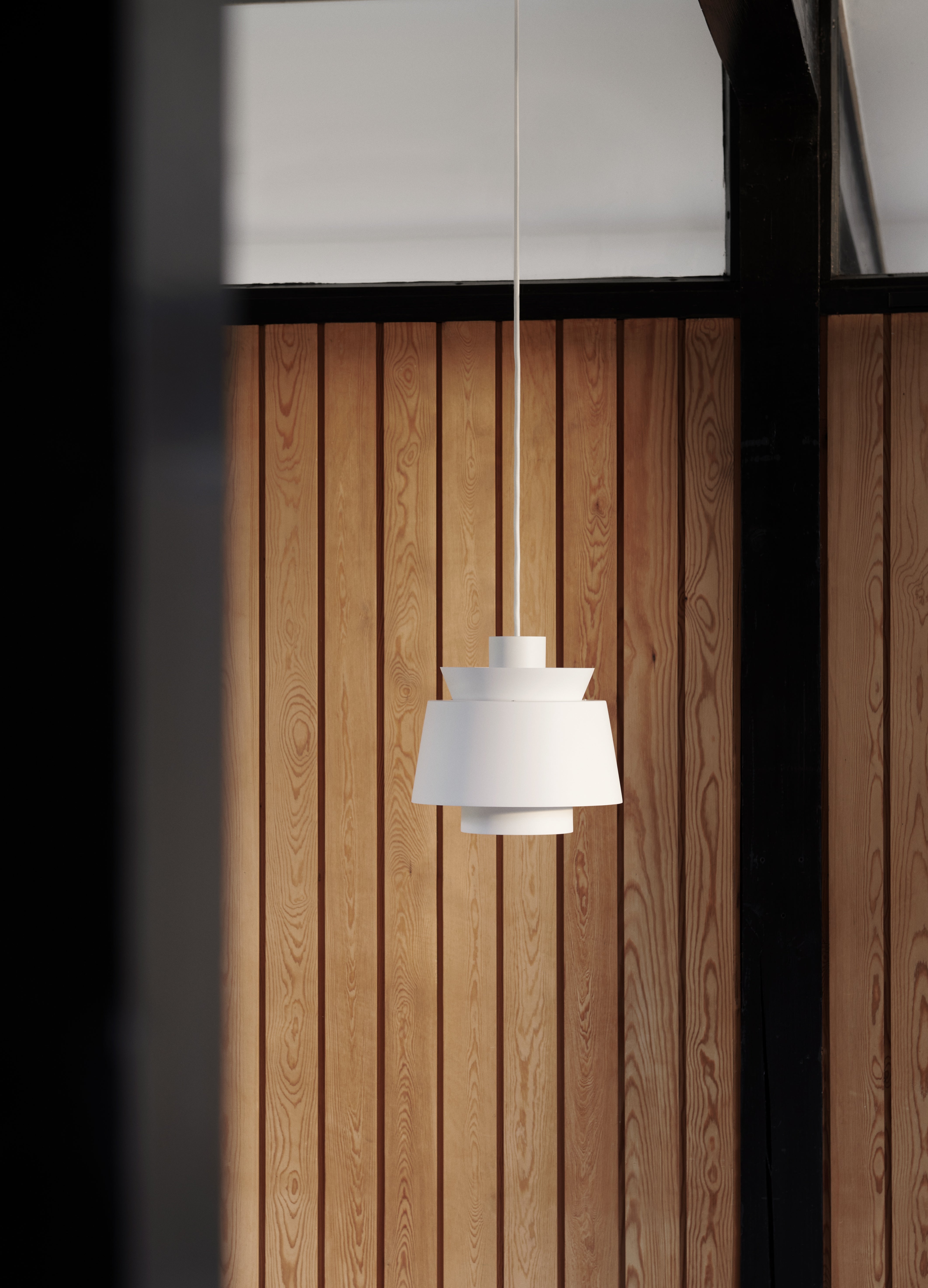 Lustrná lampa UTZON JU1 bílá