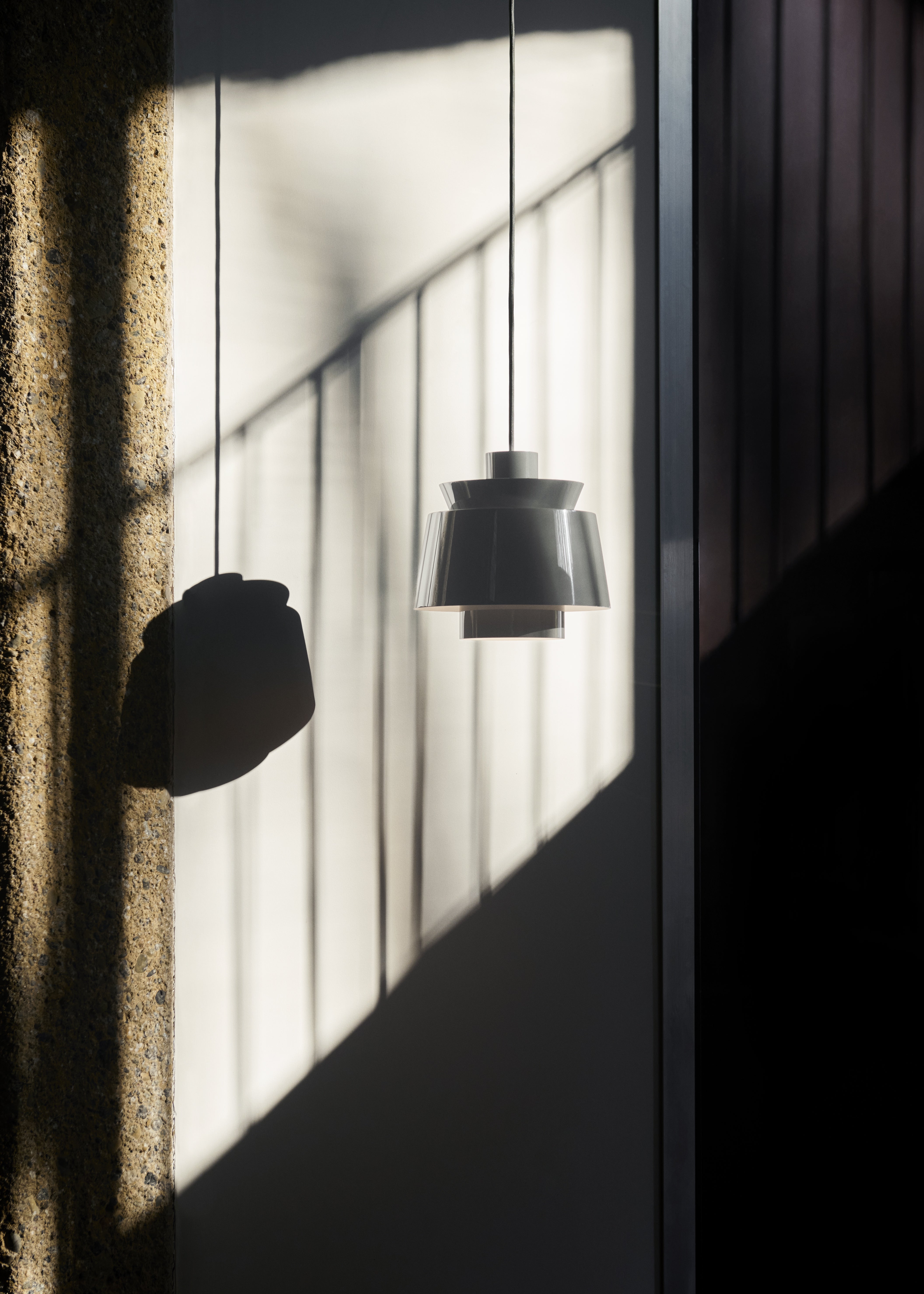 Lampa visící UTZON JU1 grafitová