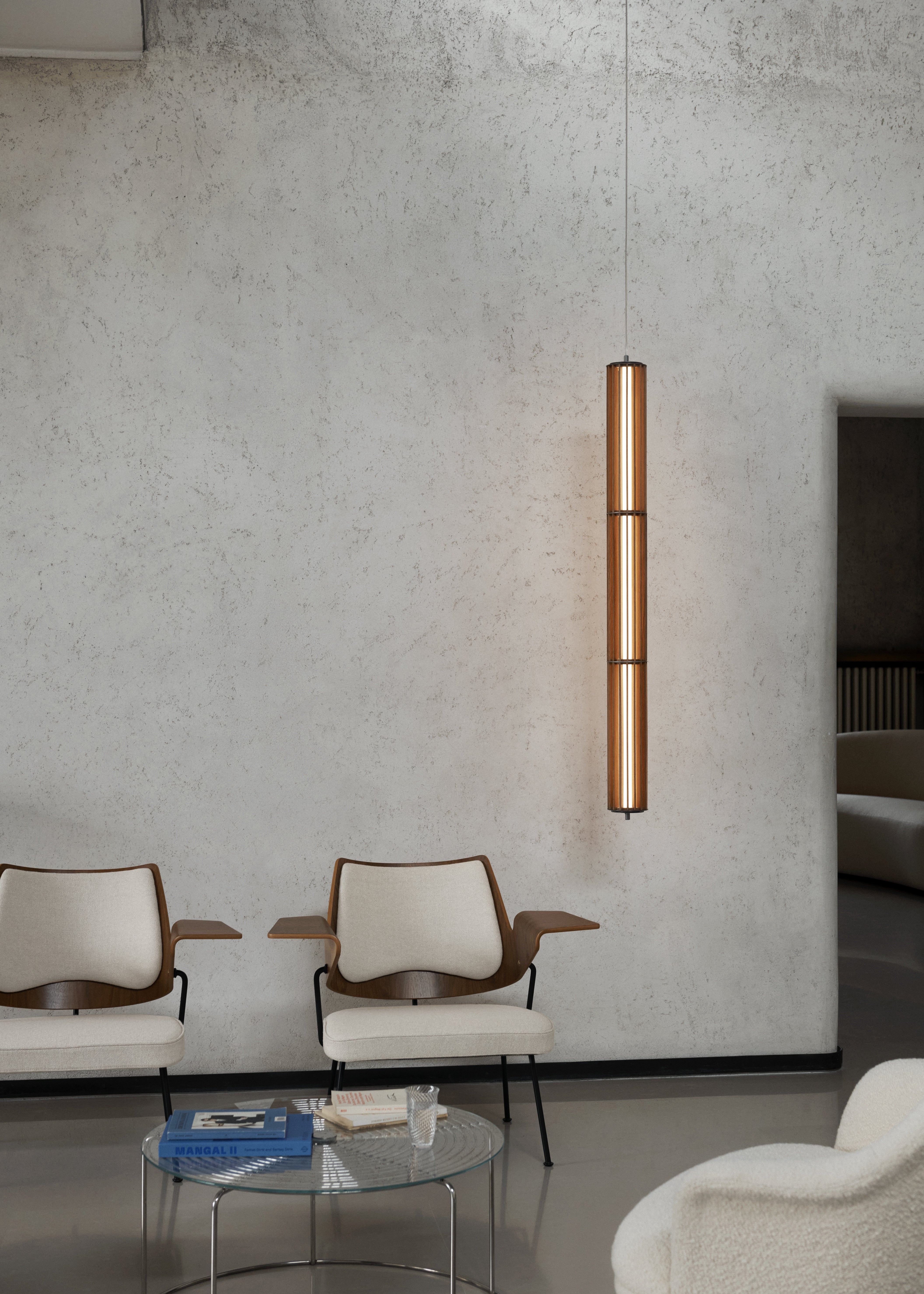 Lustrná lampa NUMBRA TY1 z hliníku a dubového dřeva