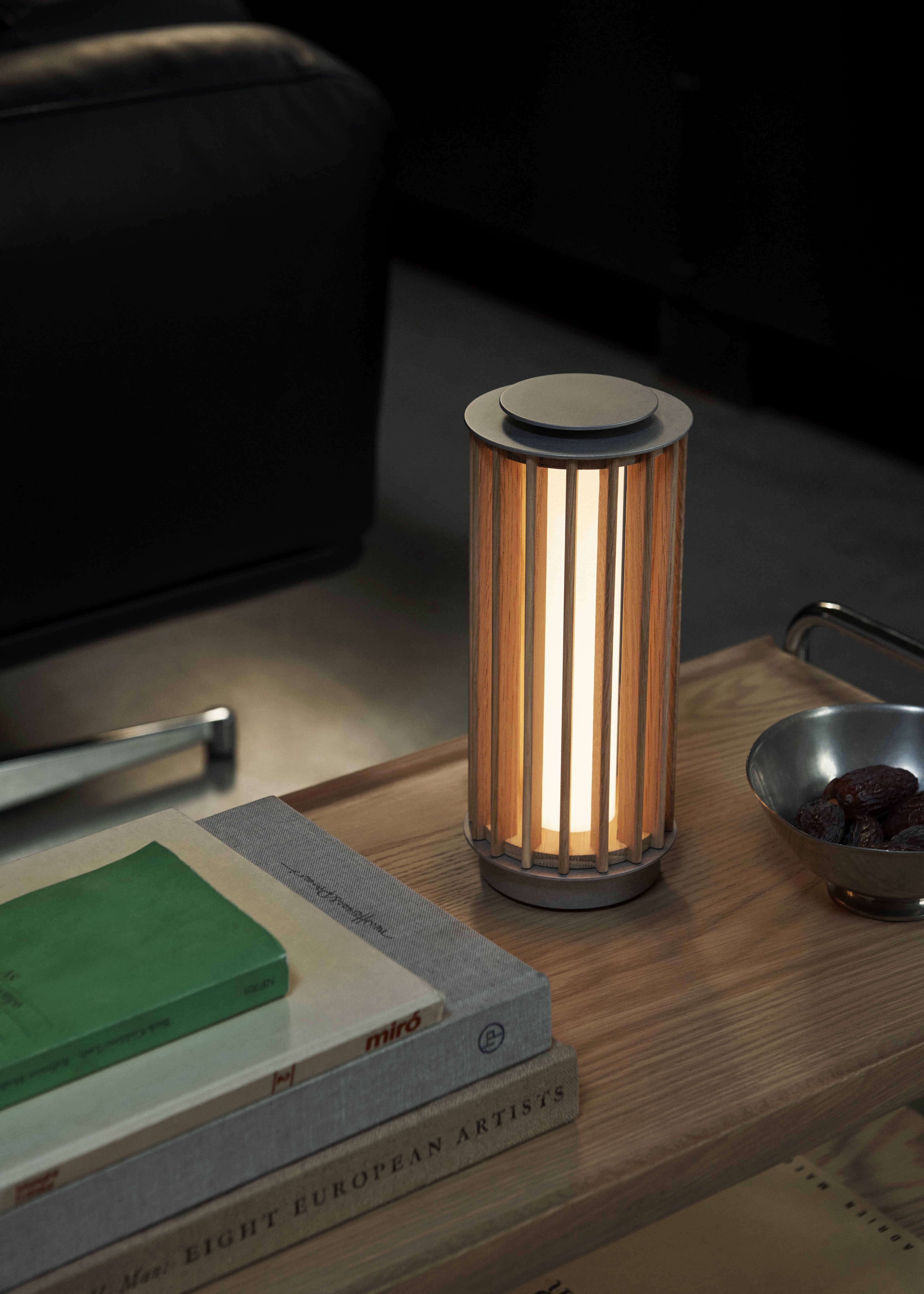 Přenosná lampa NUMBRA TY3 z hliníku a dubového dřeva