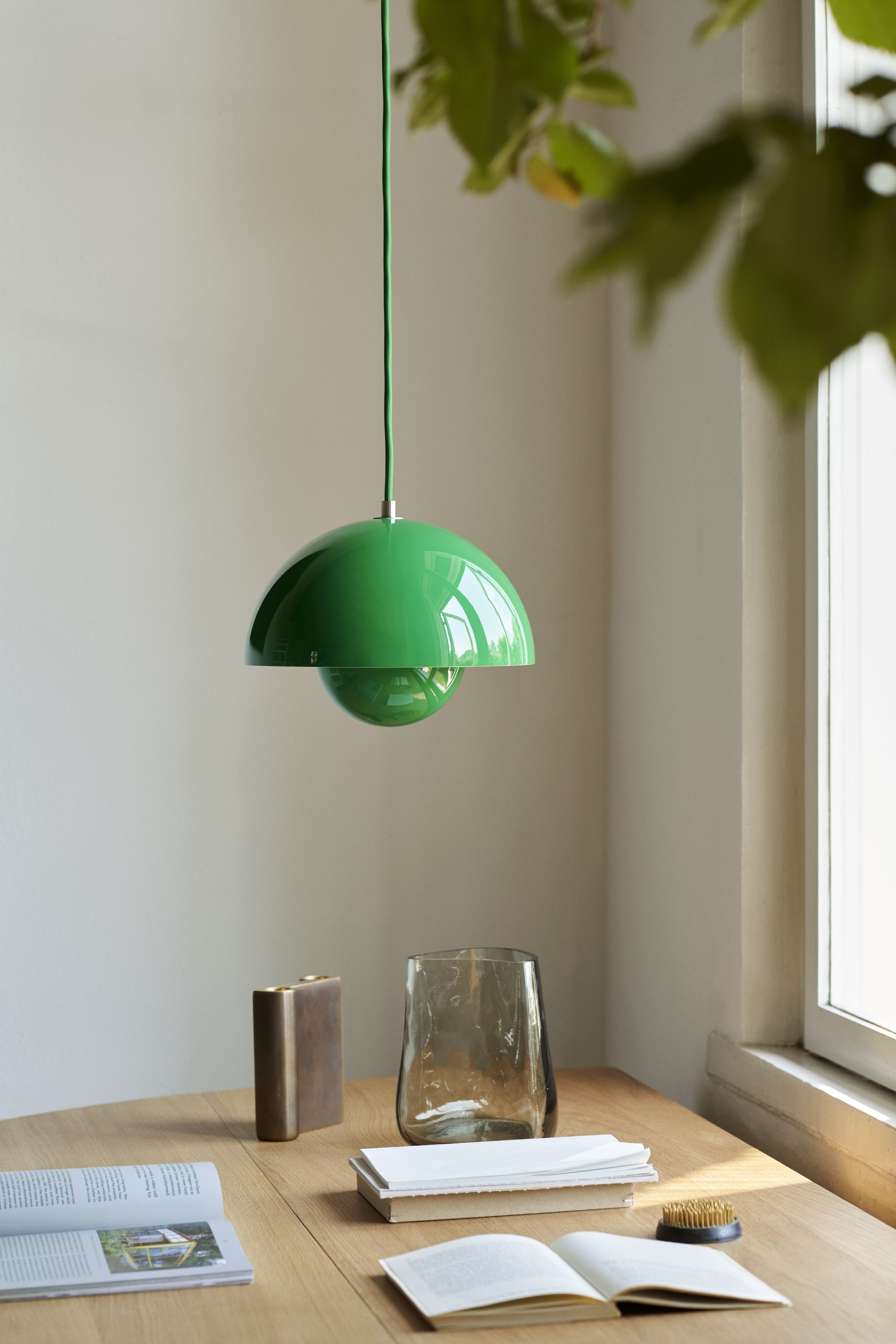 Lampa visící FLOWERPOT intenzivní zelená