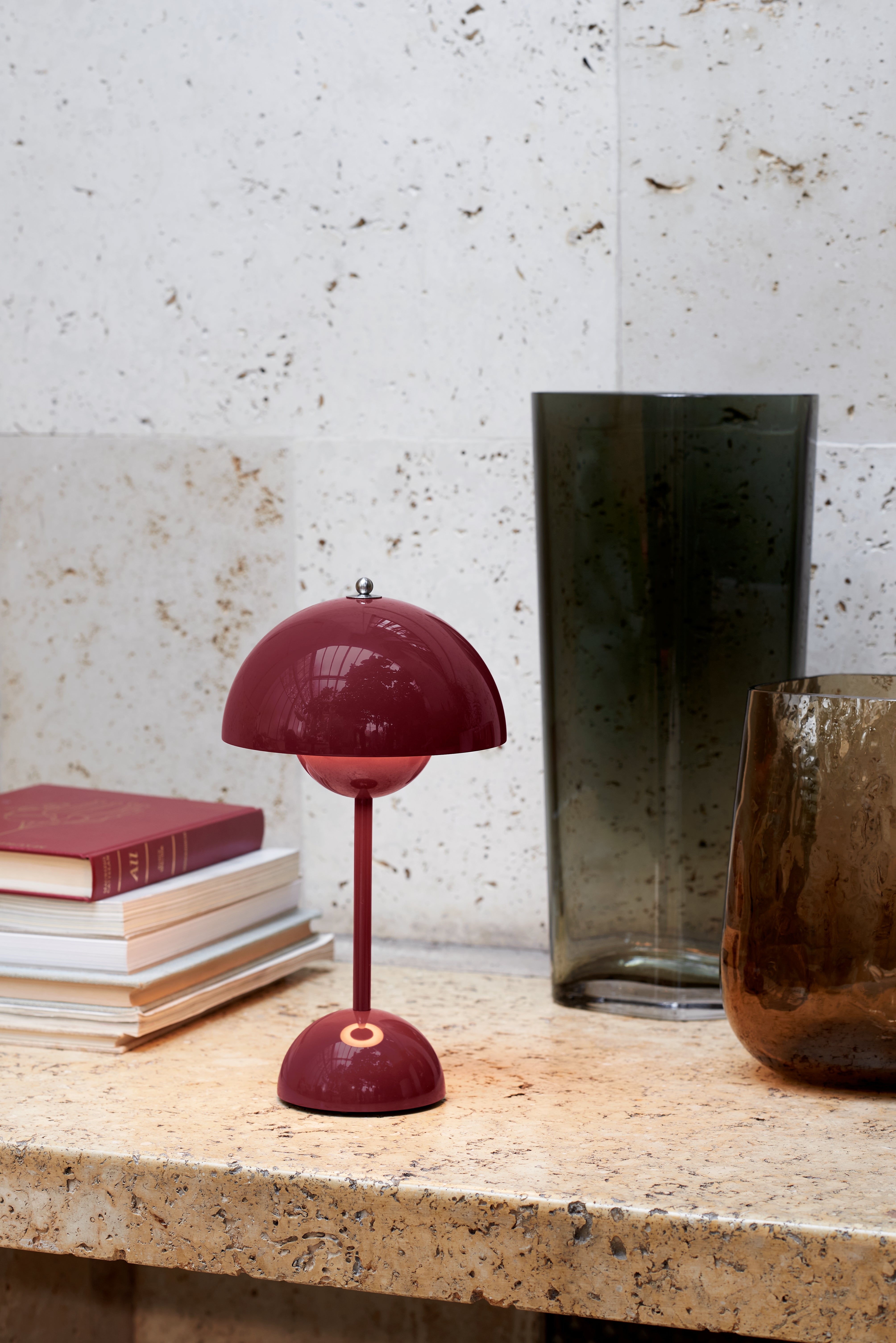Lampa prenosná FLOWERPOT VP9 tmavě švestková