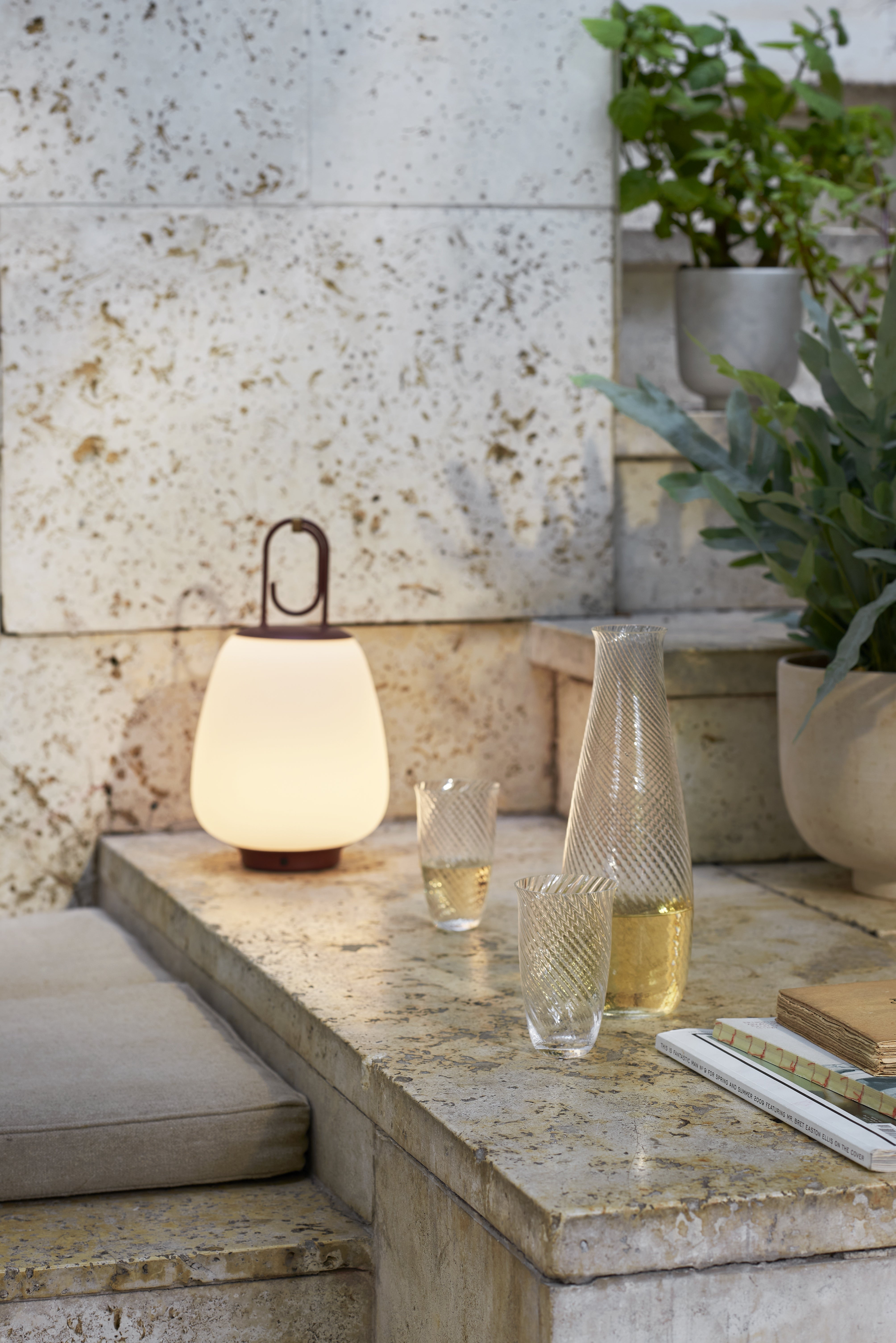 Přenosná venkovní lampa LUCCA SC51 bílá s černým povrchem