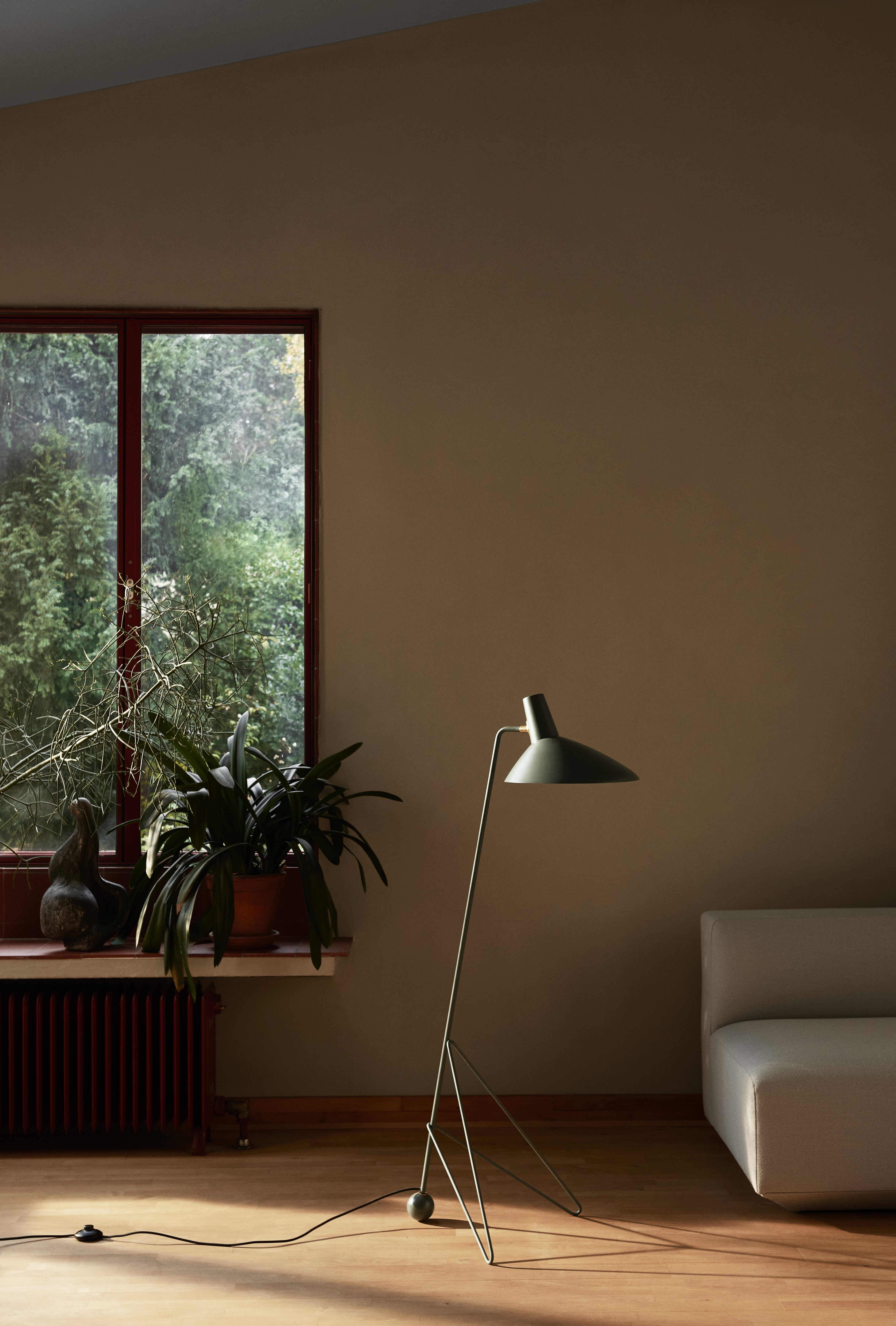 Podlahová lampa TRIPOD HM8 černá
