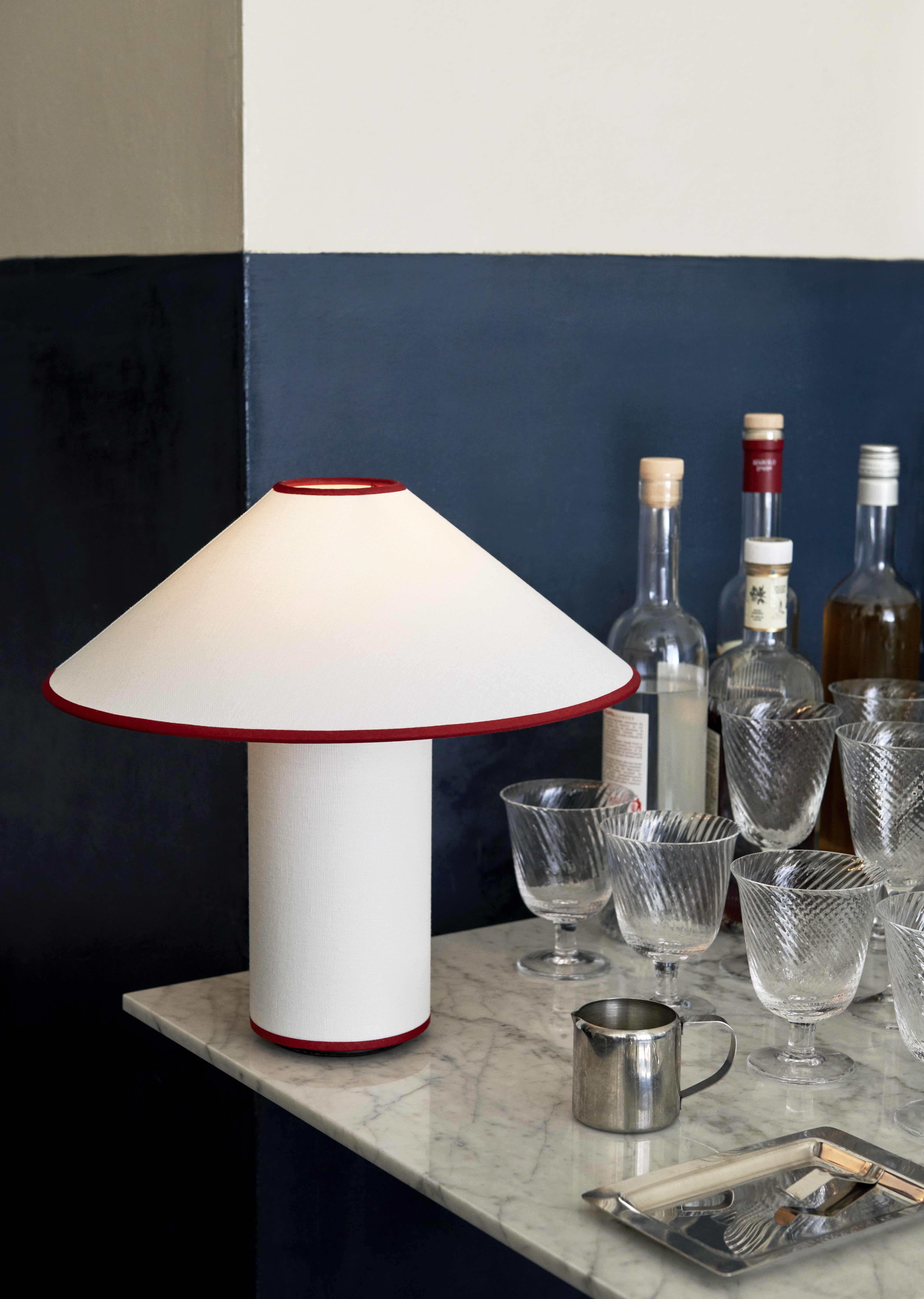 Stolní lampa COLETTE ATD6 bílá s červeným zakončením