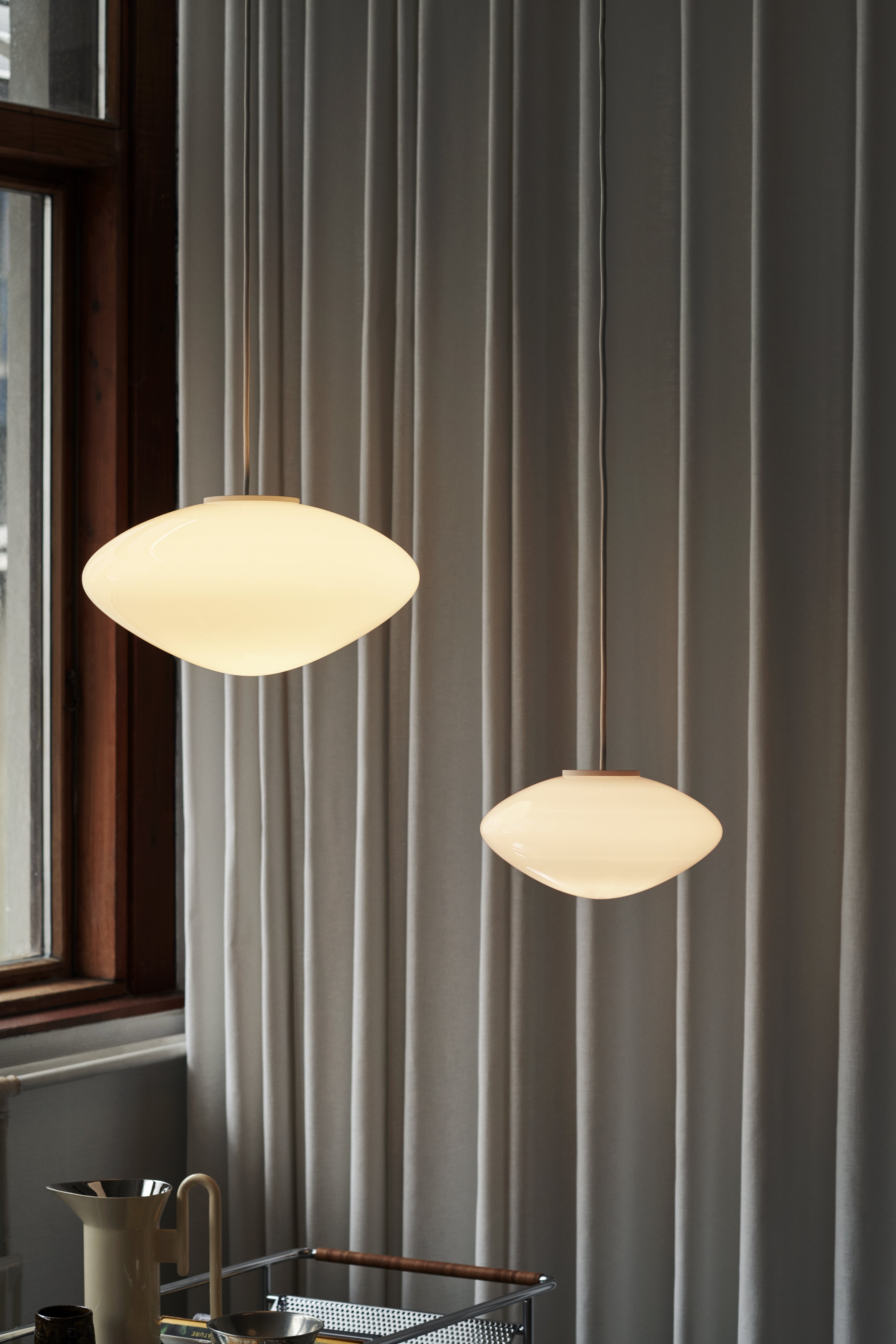 Lampa visící MIST s opálovým stínidlem