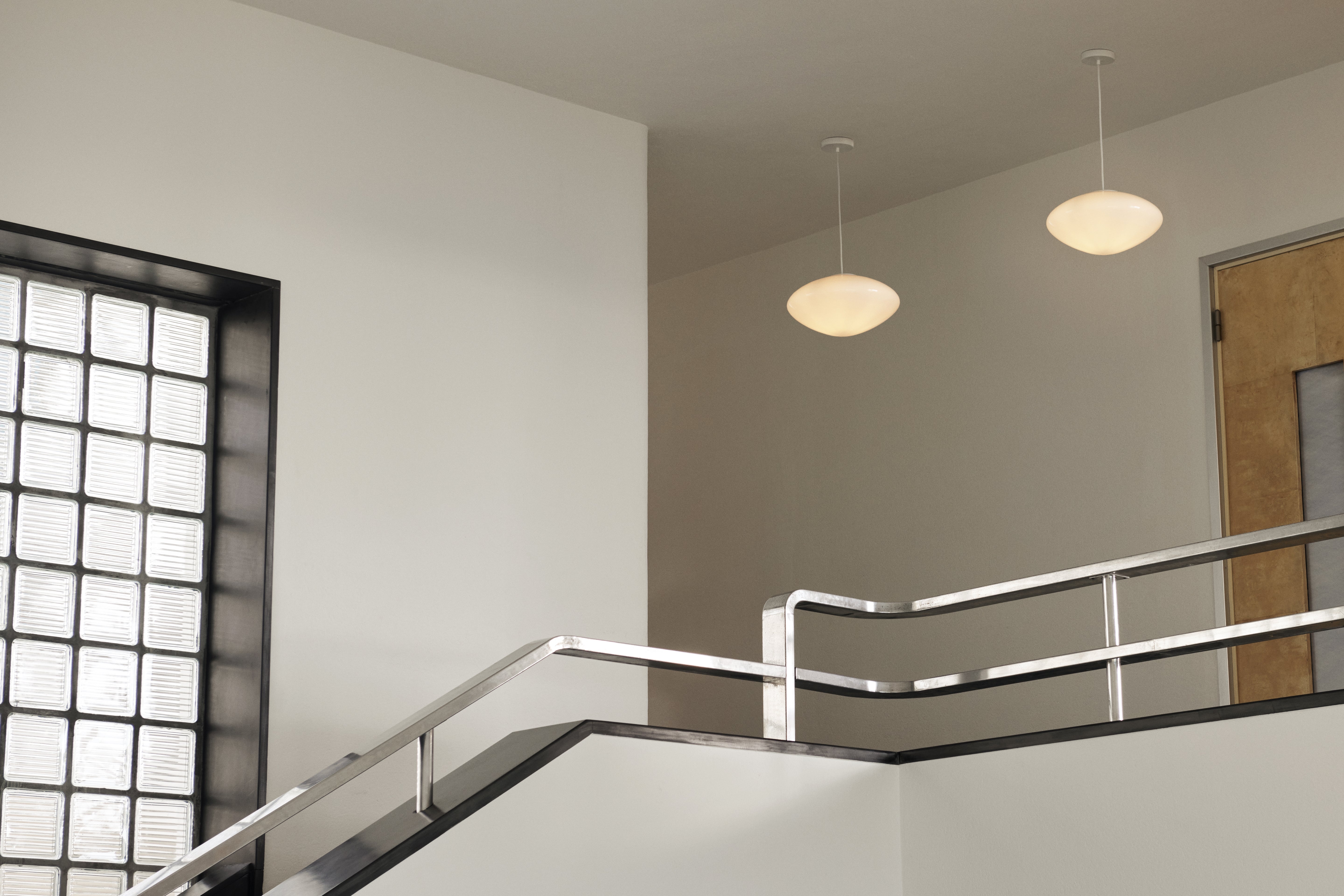 Lampa visící MIST s opálovým stínidlem