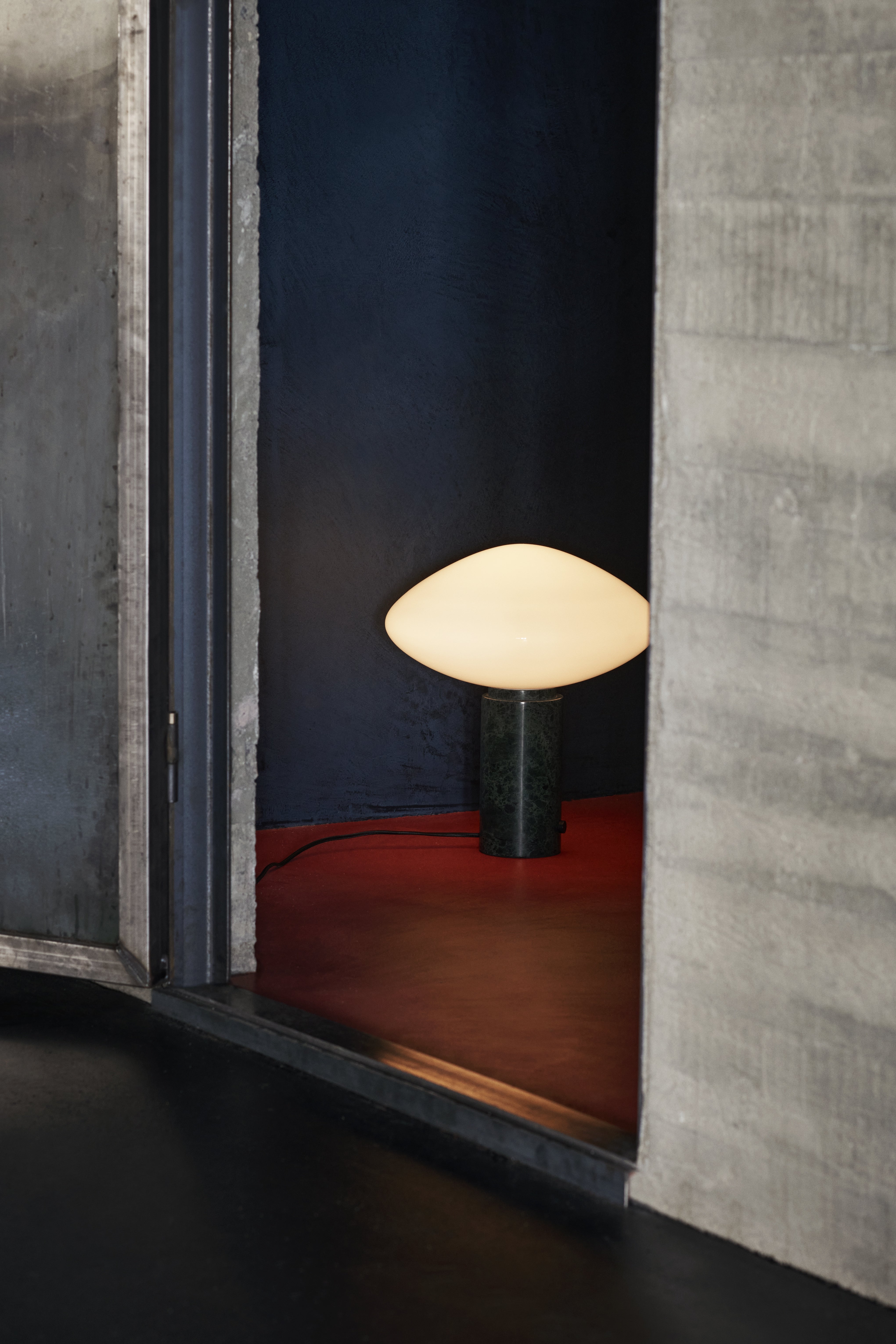 Stolní lampa MIST AP17 skleněné stínidlo se zeleným mramorovým podstavcem