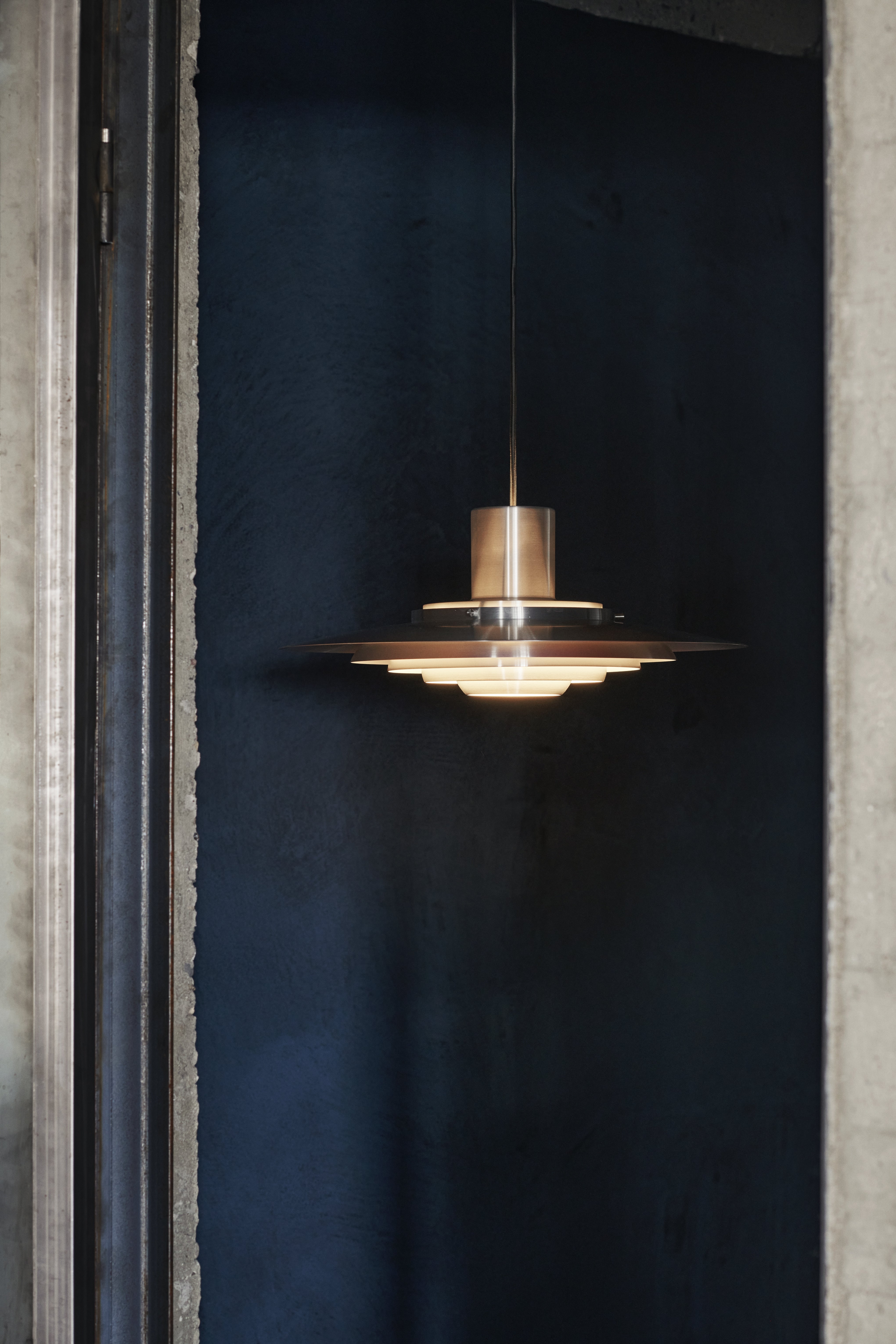 Lampa visící P376 hliník