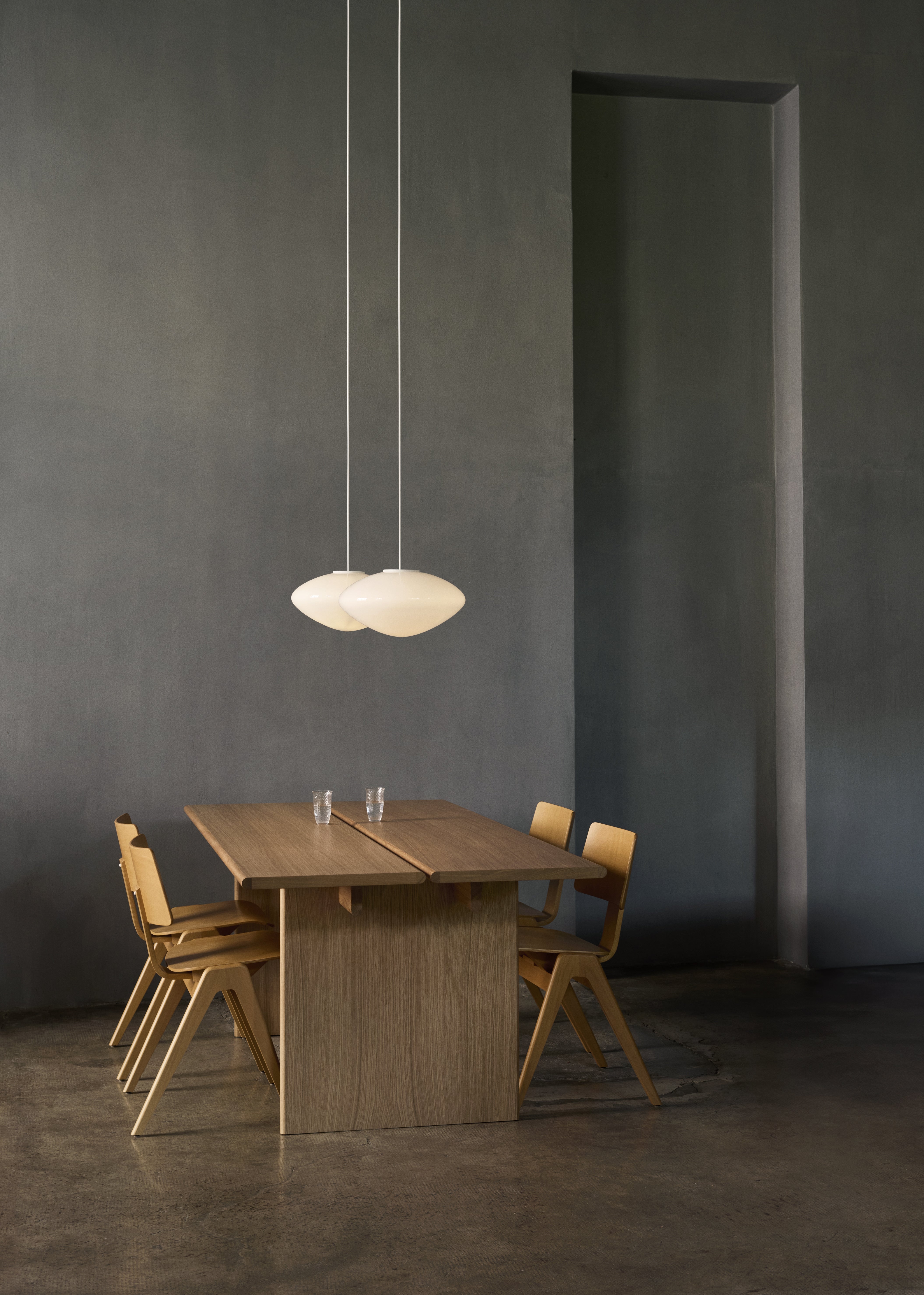 Lampa visící MIST s opálovým stínidlem