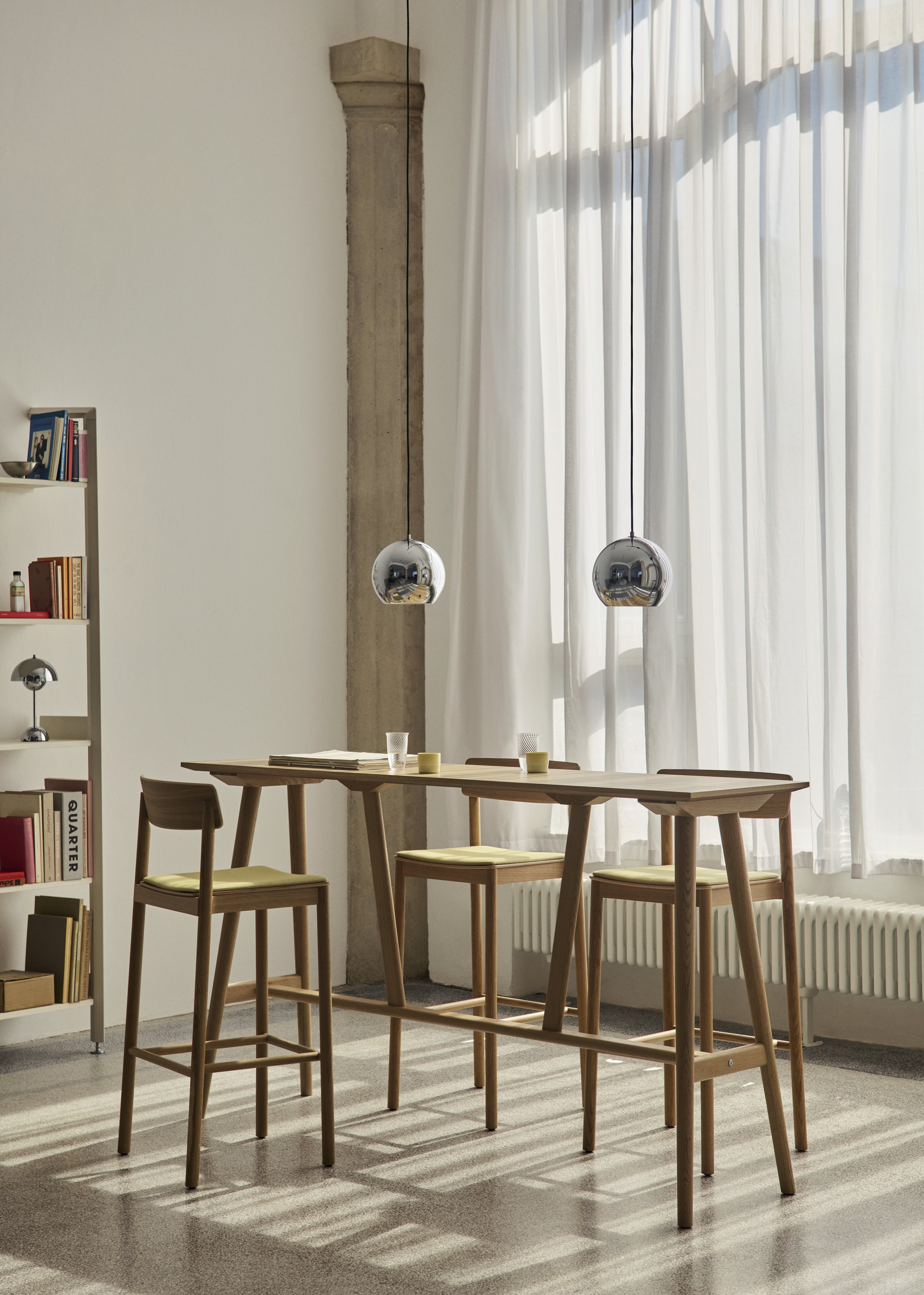 Lampa visící TOPAN VP6 s červeným stínidlem