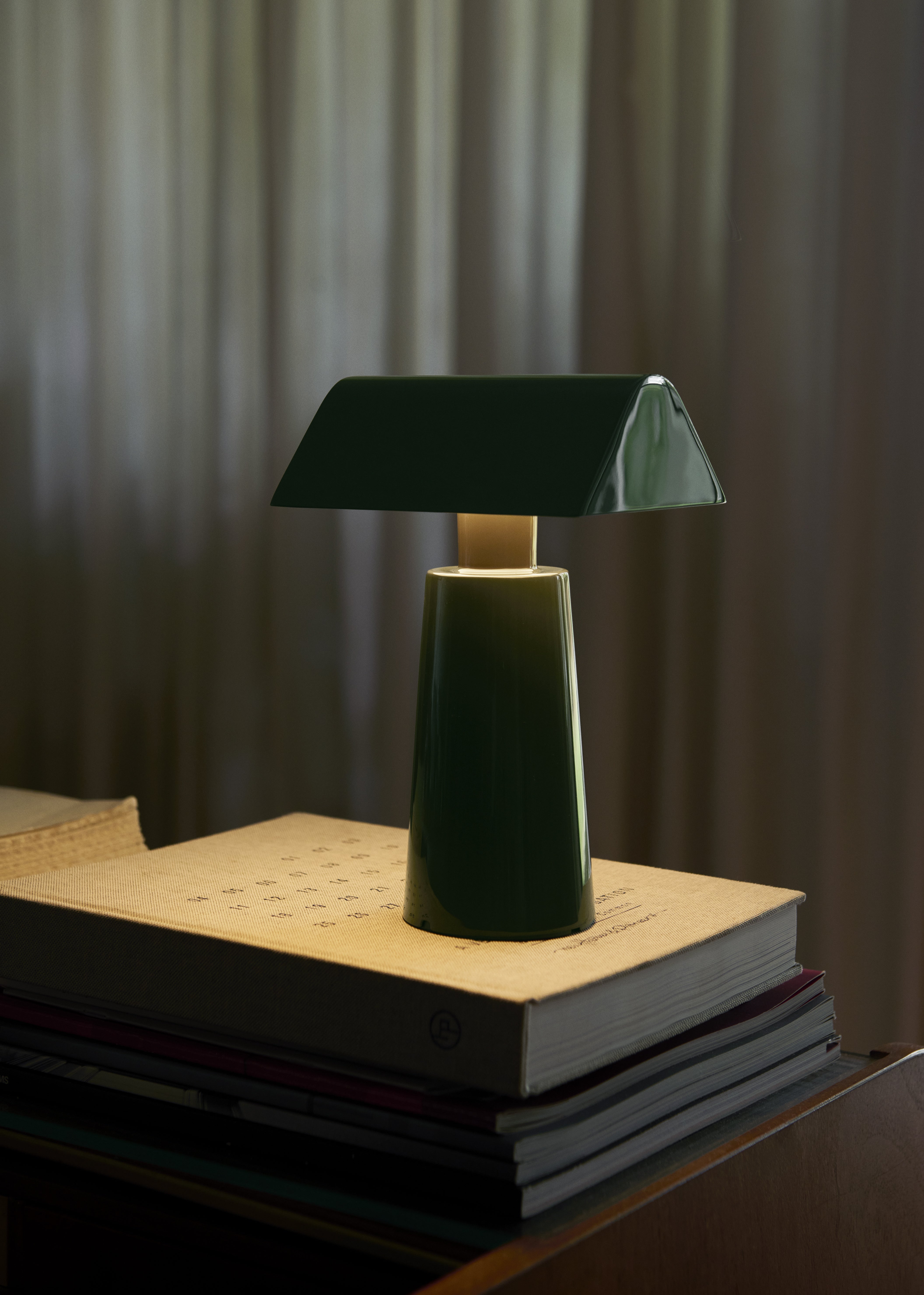 Lampa přenosná CARET MF1 tmavě zelená