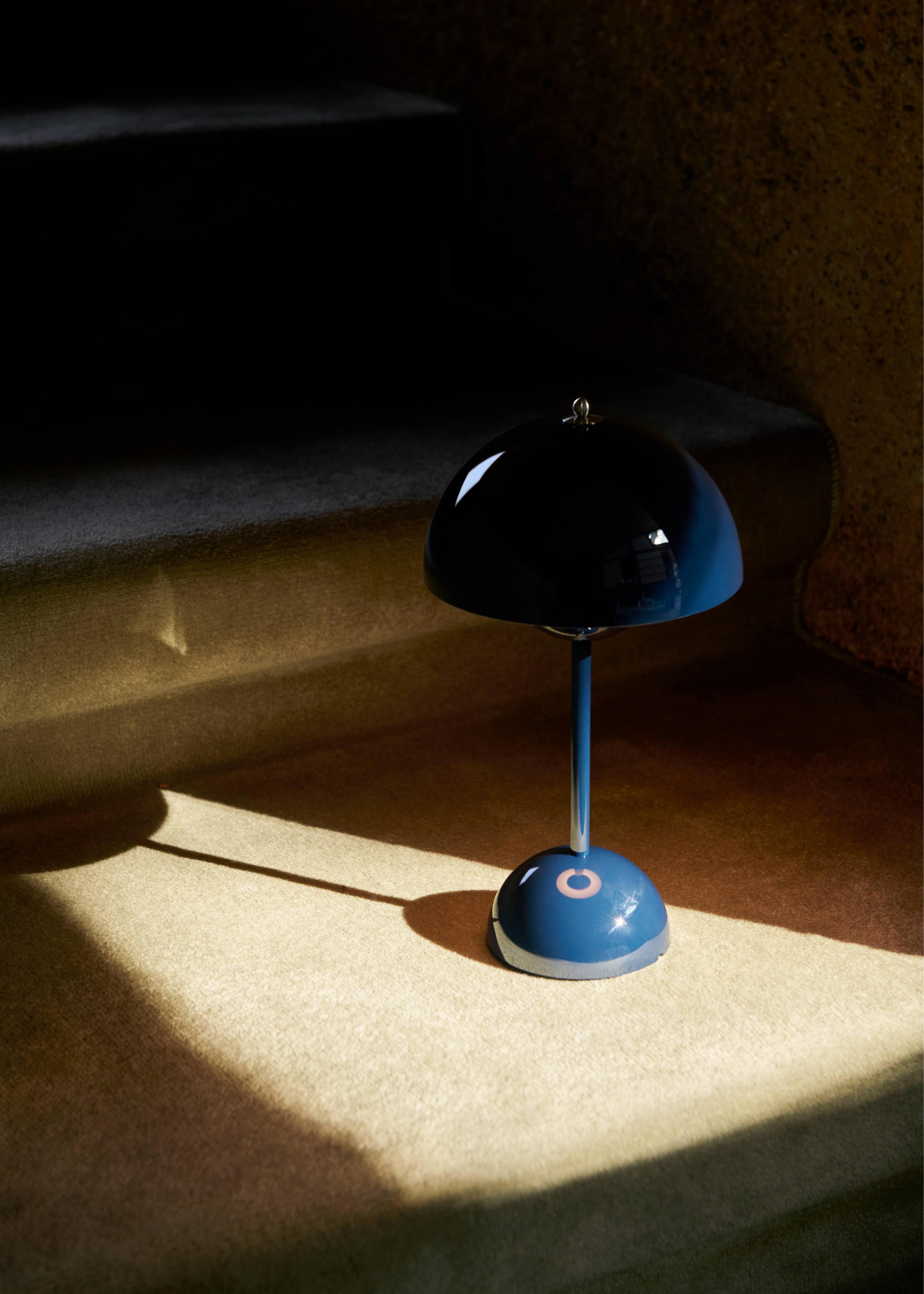 Lampa prenosná FLOWERPOT VP9 ocelová modrá