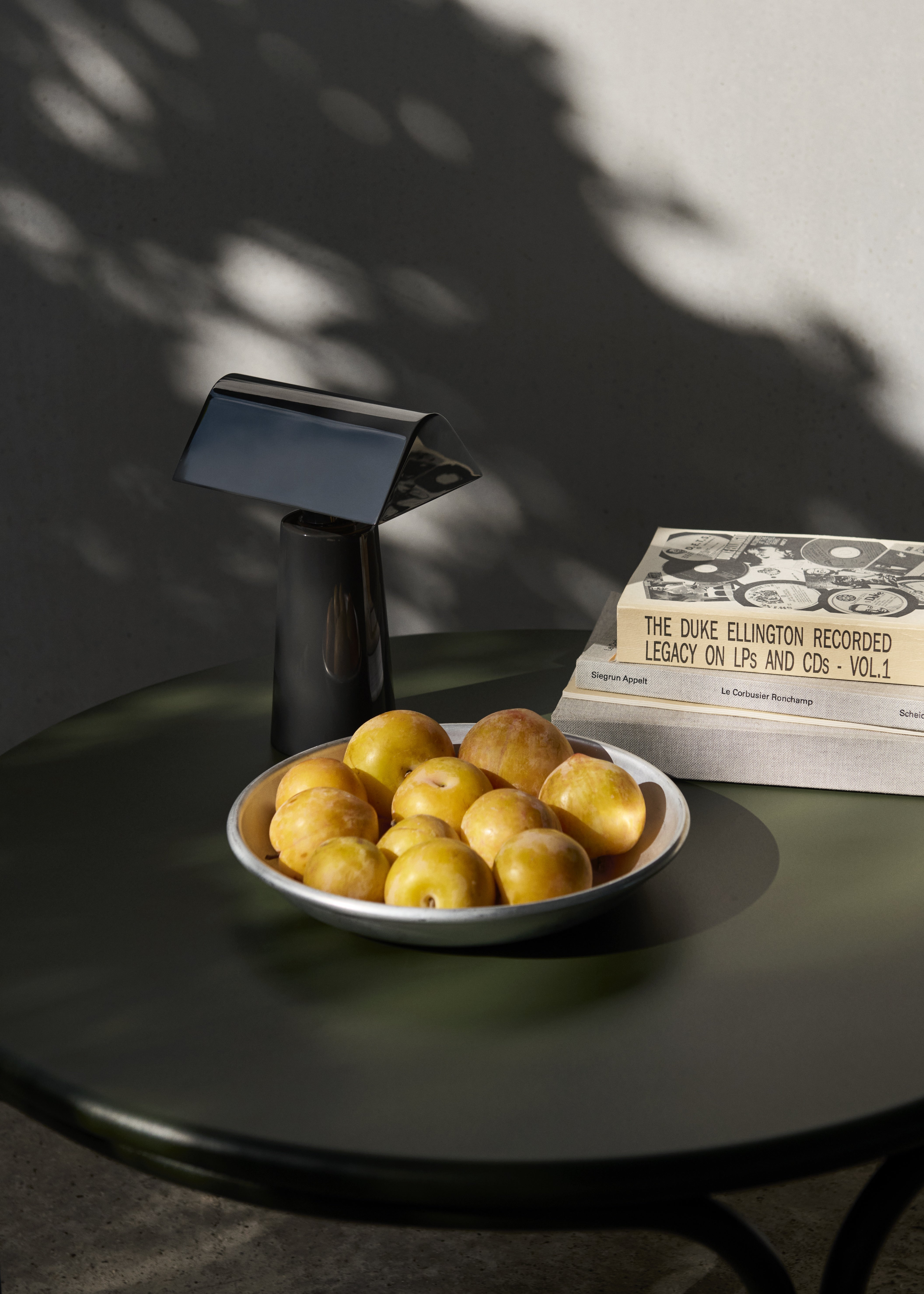 Přenosná lampa CARET MF1 v antracitové barvě